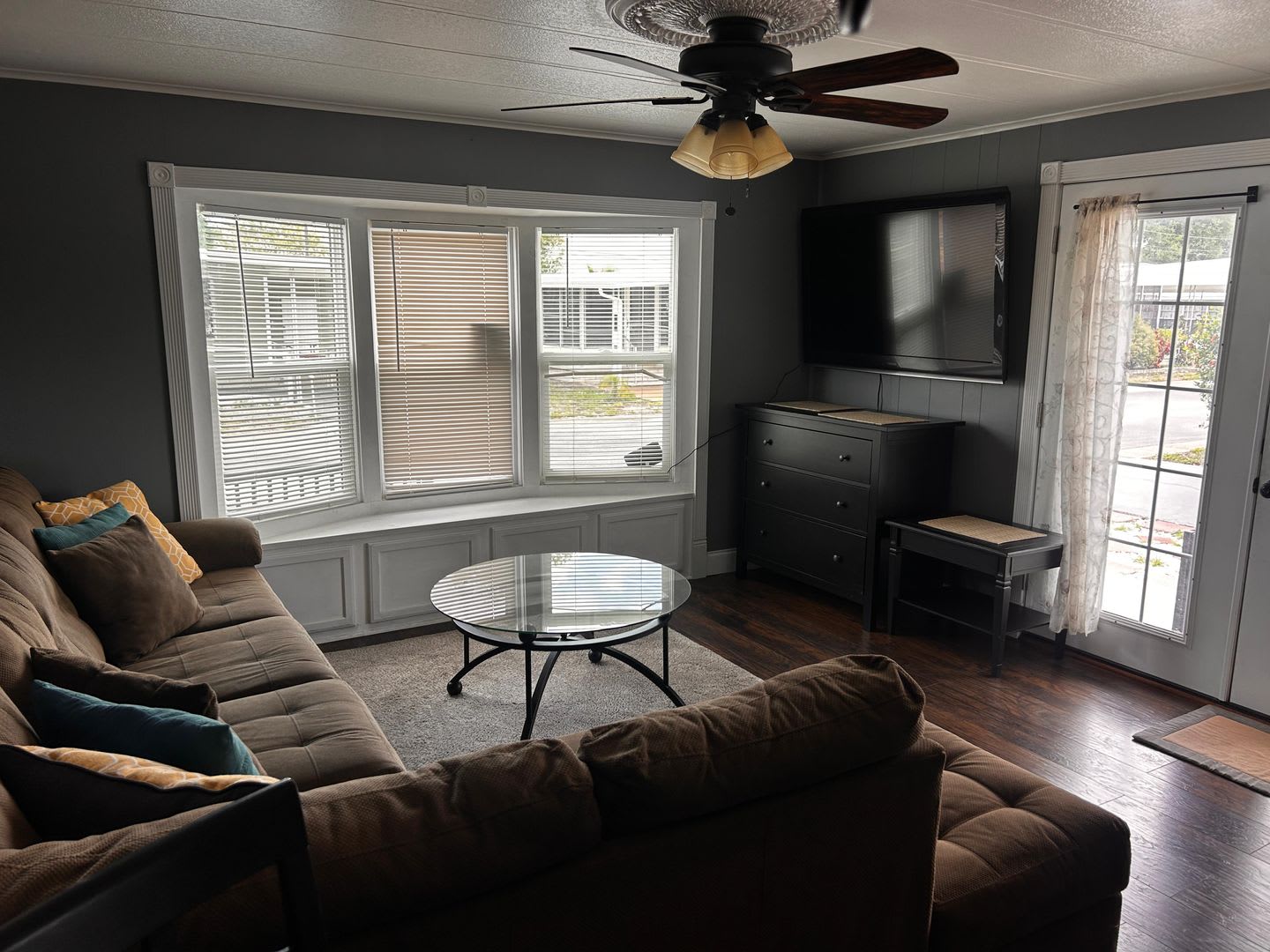 Charming 2-Bedroom Home in Largo – 55+ community – photo 2