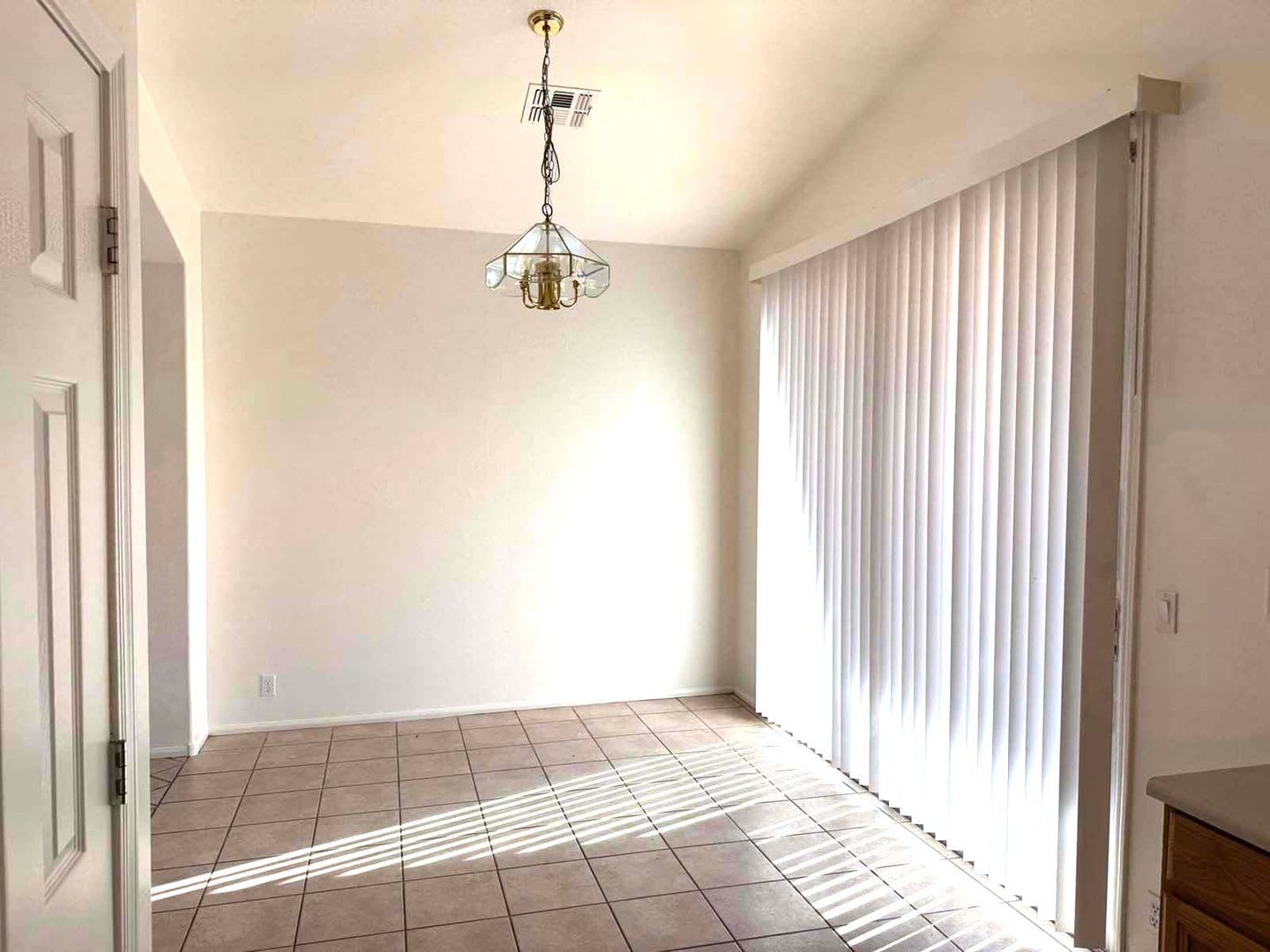 Great 3 Bed 2 Bath Home Located Near Power Baseline – photo 4