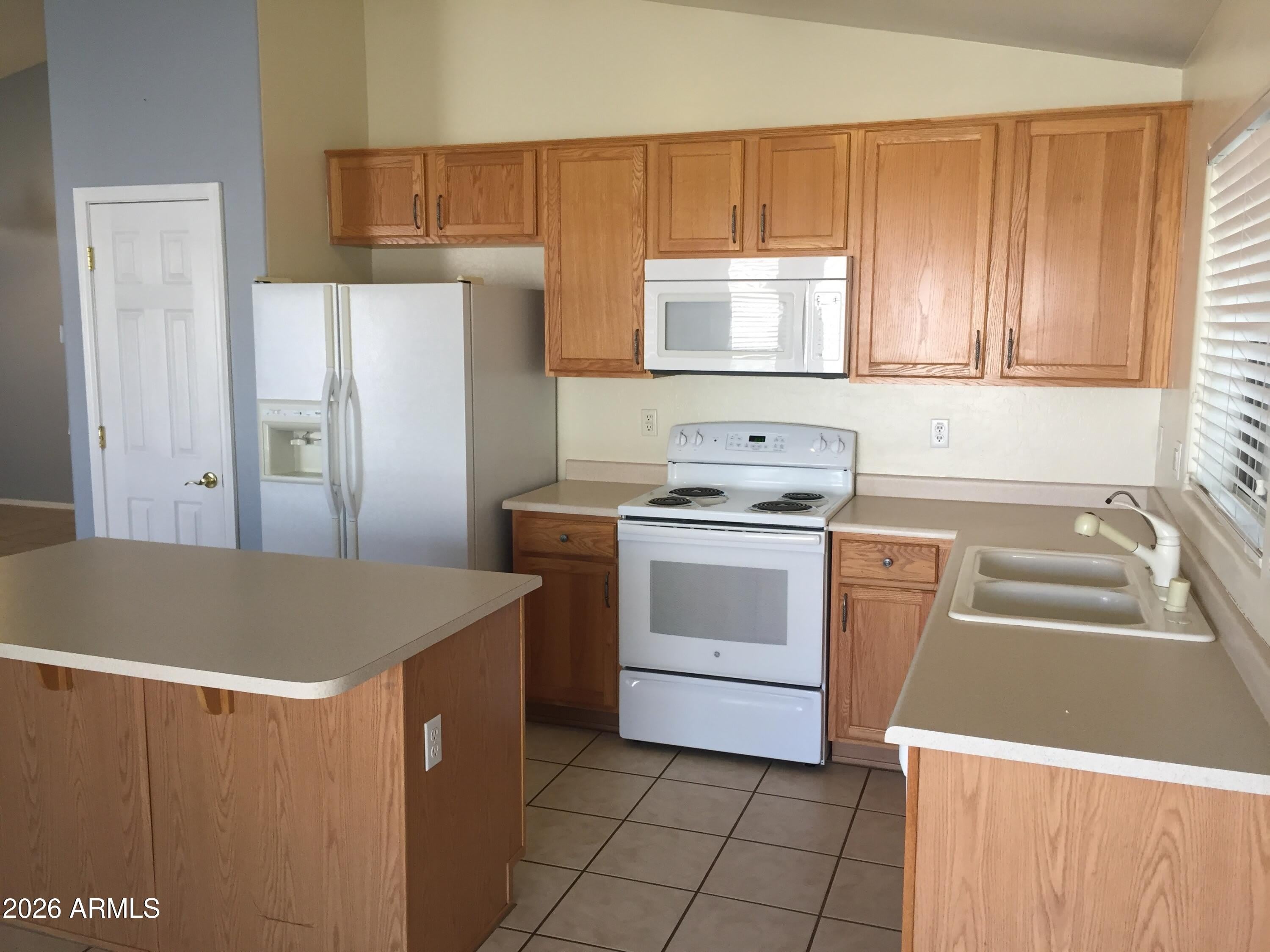 12710 W EARLL Drive – photo 2