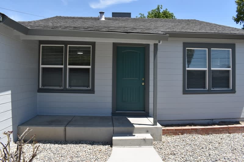 1720 Bessie Avenue – photo 5
