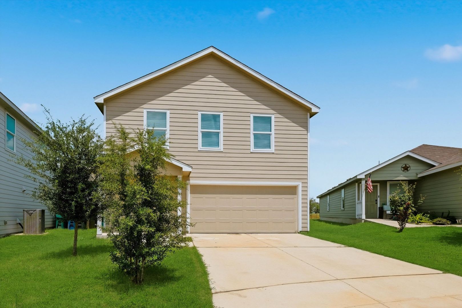 Beautiful 4-Bedroom Home with Golf & Clubhouse Access – photo 4