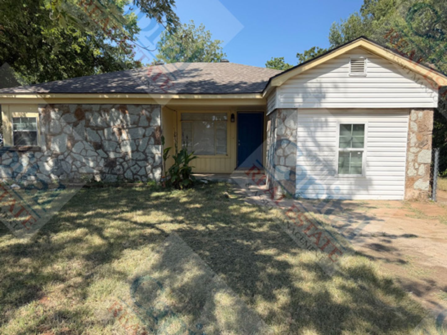 Charming 3 Bedroom W/ Bonus Room – photo 1
