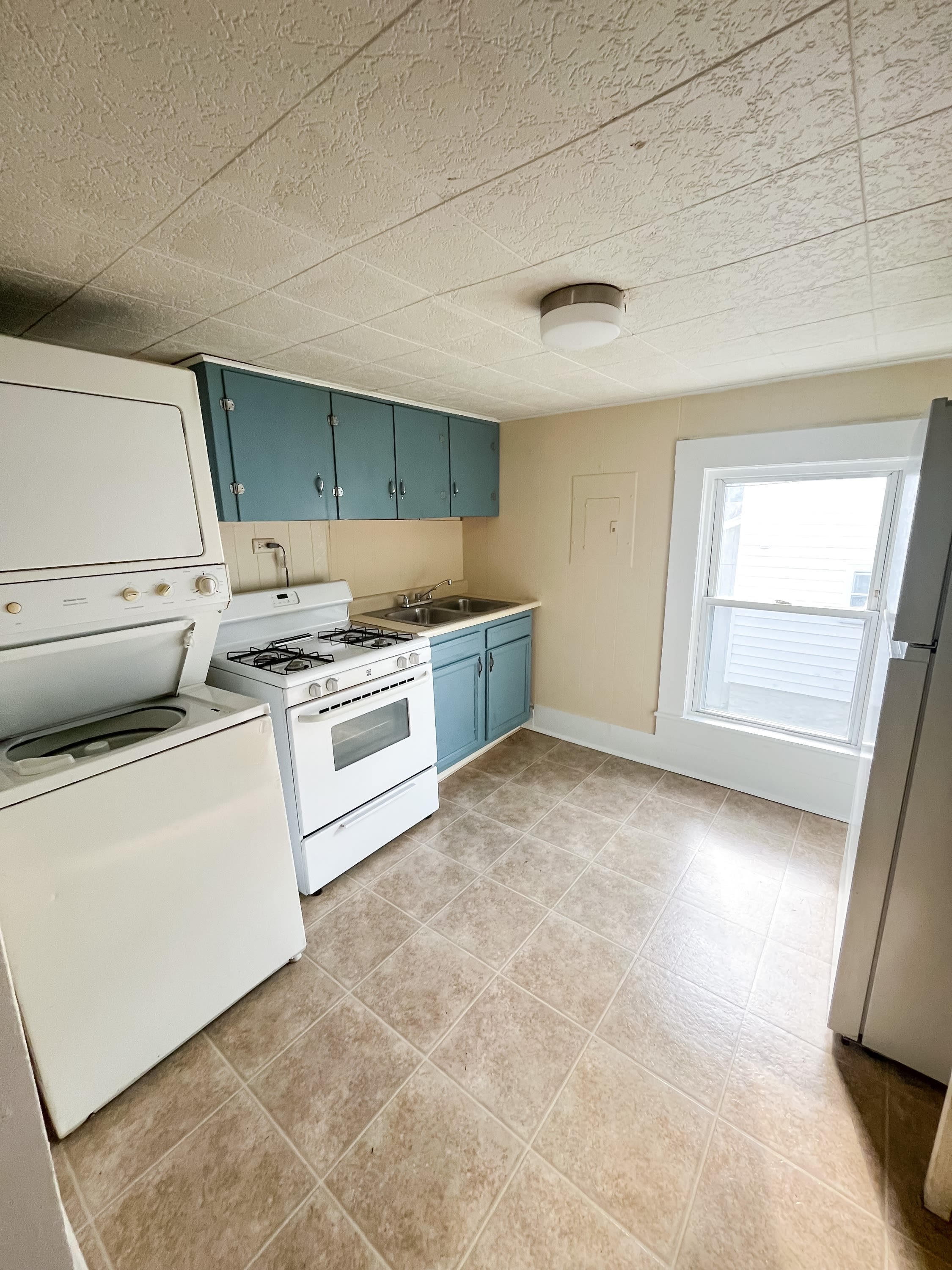 416 Coffeen Street Unit 2 – photo 1