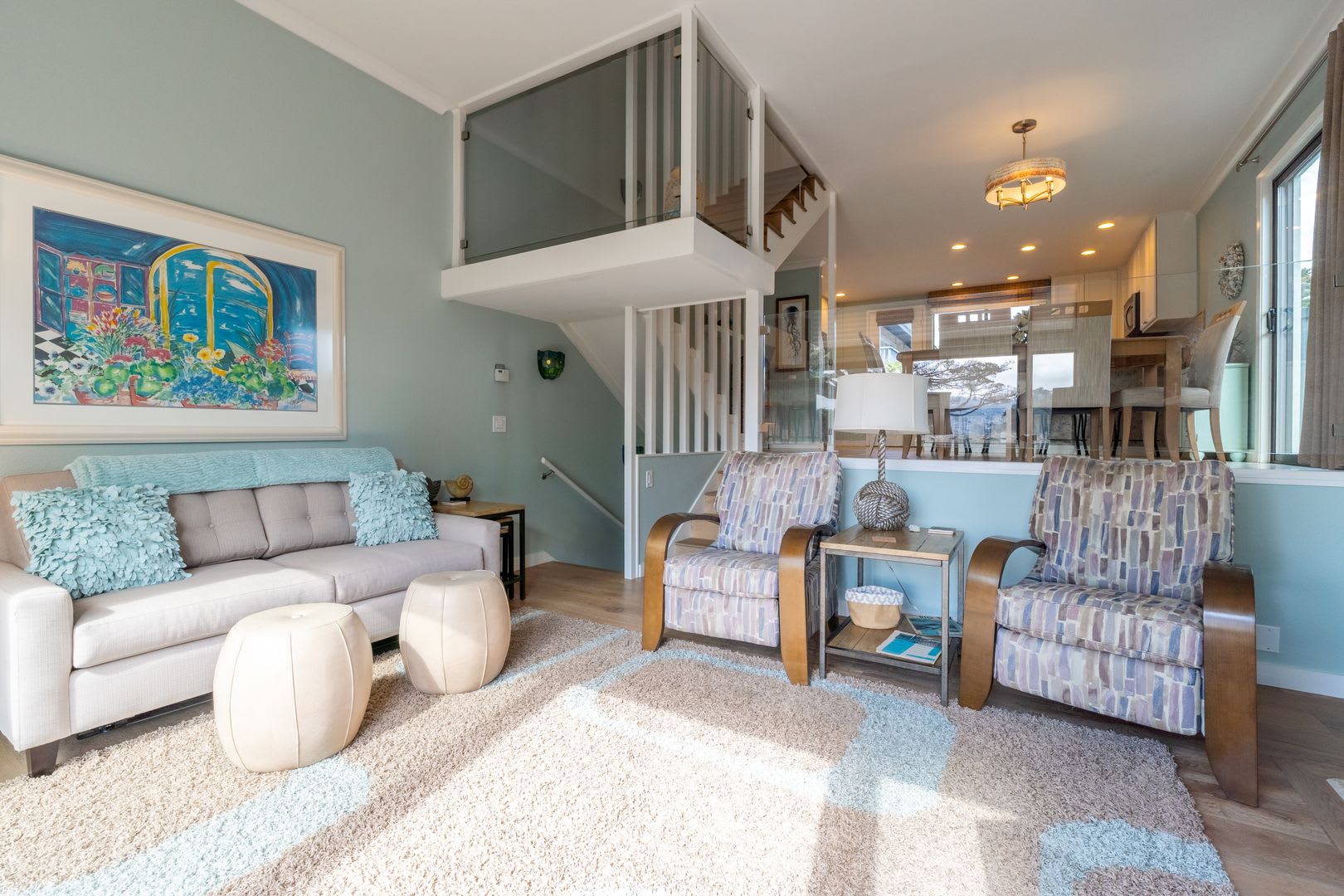 Sophisticated Beachfront Escape with Panoramic Ocean Views – photo 1