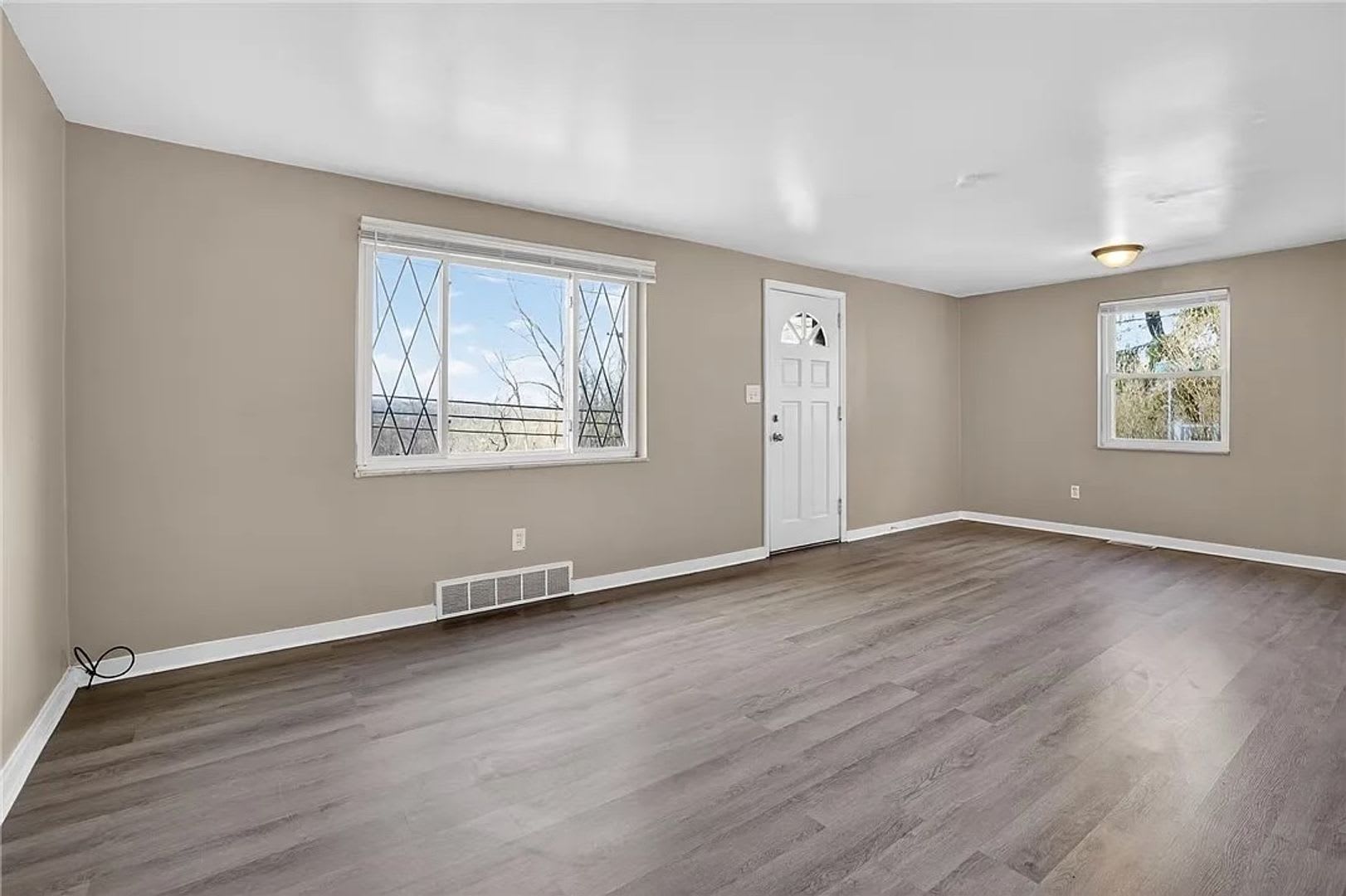 3Bd/1 Bath Home -- Available 9/1/26 – photo 4