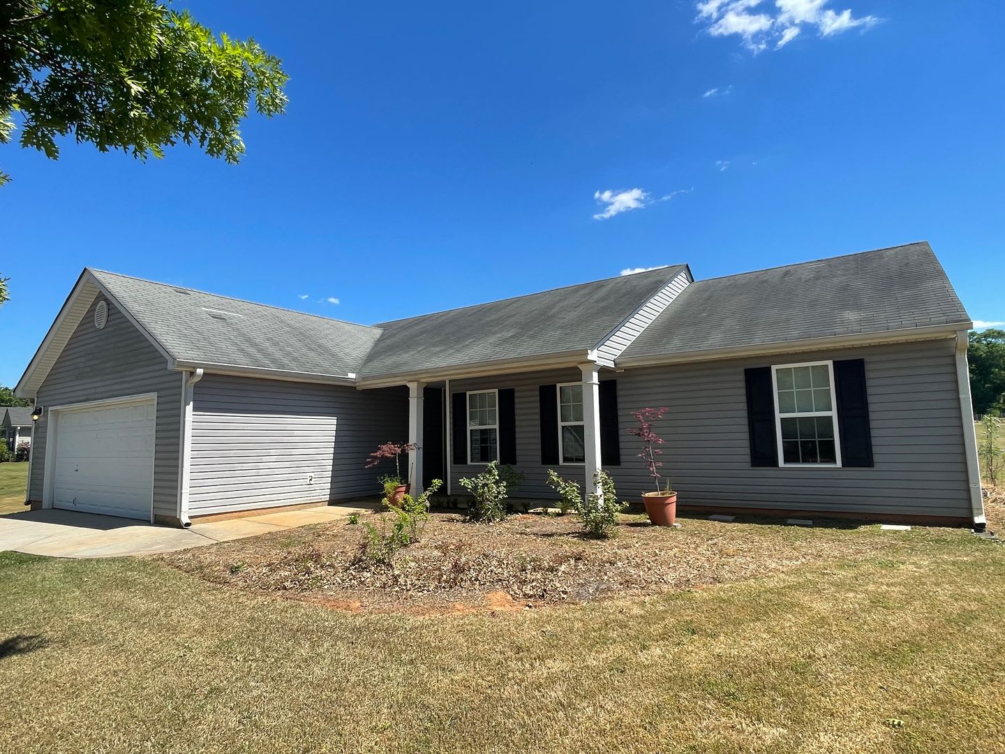 3 Bedroom 2 Bath Home In Oglethorpe County Is Situated On A 1 53 Spacious Lot With A Fenced In Backyard – photo 2