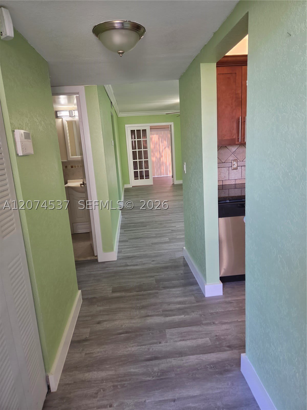 8041 Southgate Blvd – photo 3
