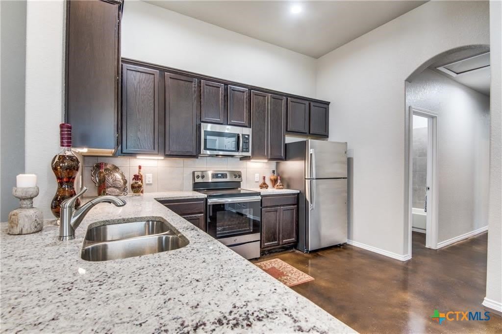 1112 Renee Way – photo 4