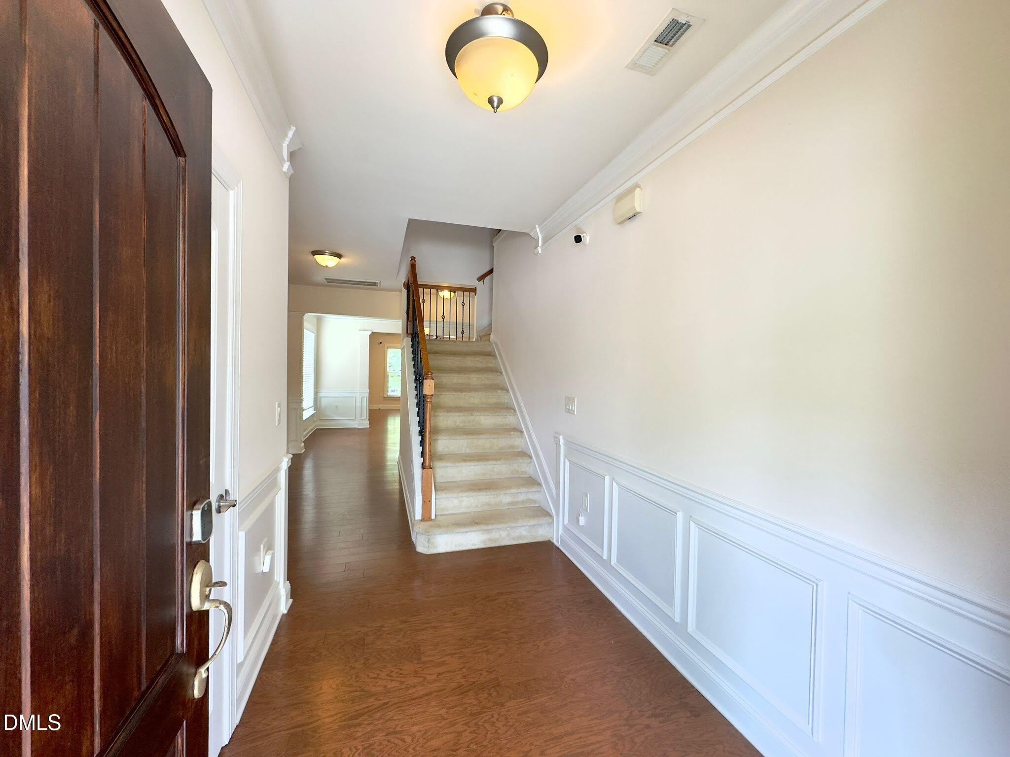 403 Daylin Drive – photo 4