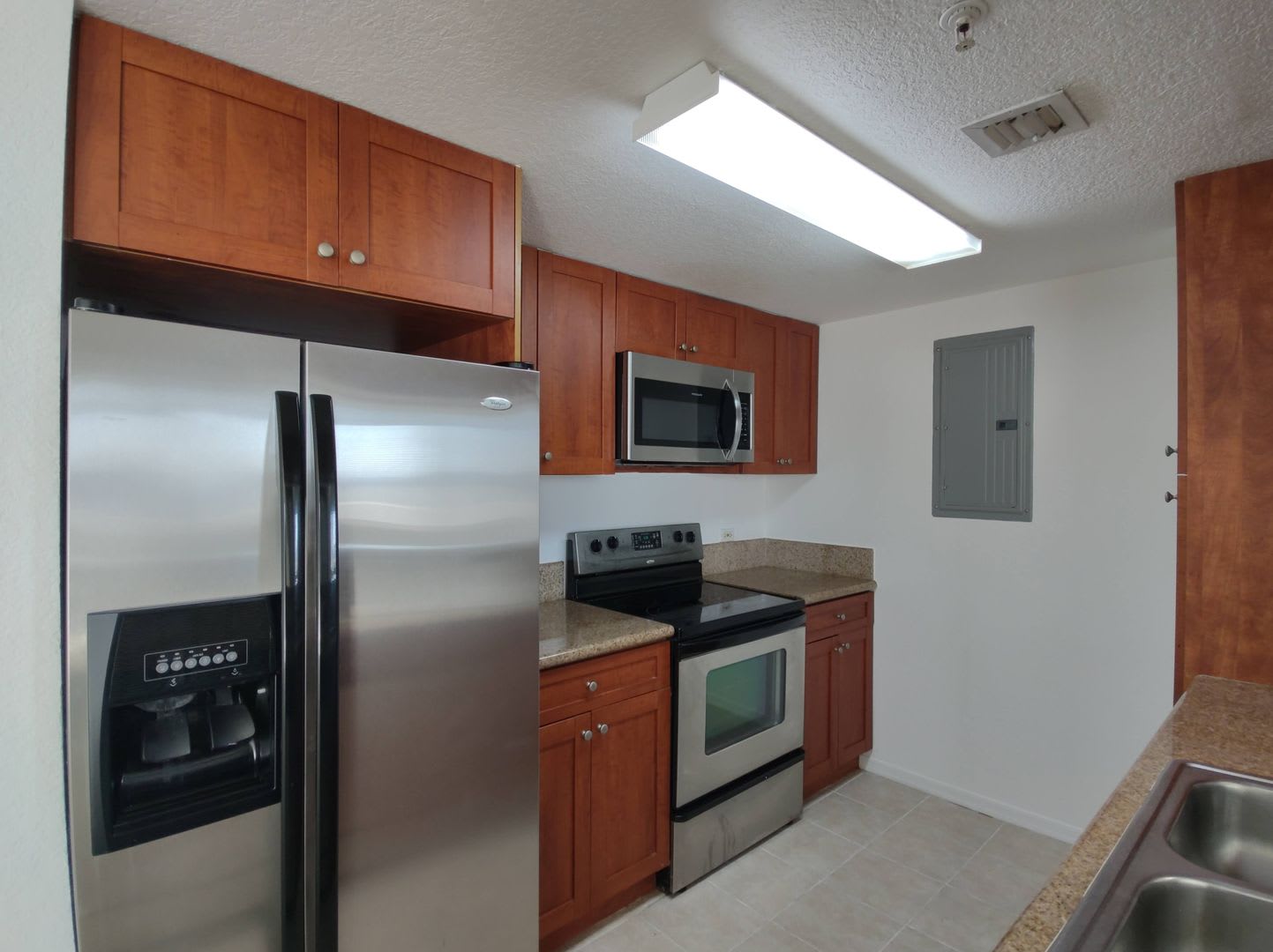 Modern 1BR/1BA Condo with Stainless Steel Appliances – Downtown Miami – photo 5