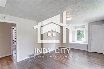 3702 North Oxford Street – photo 4