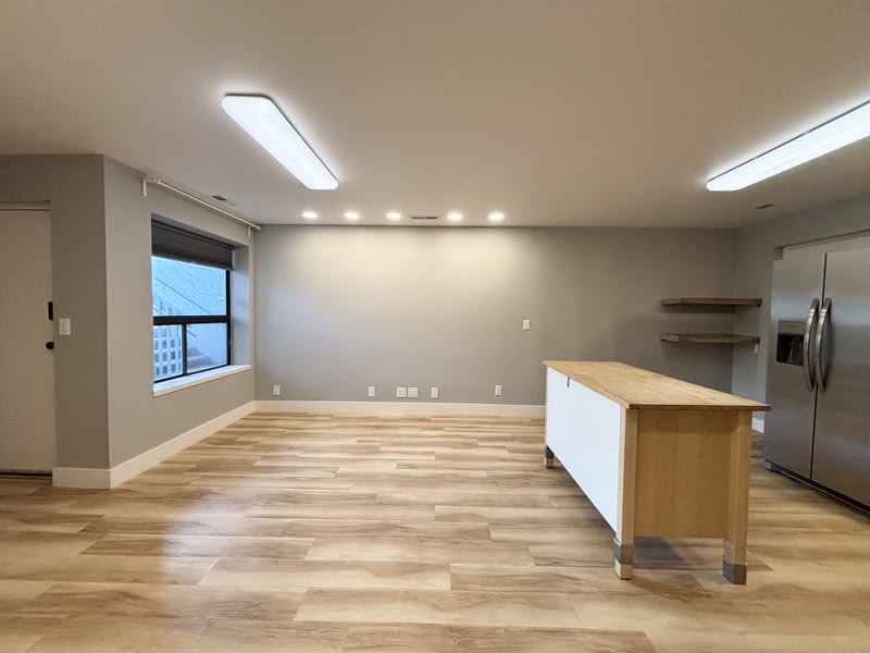 1583 East Stratford Avenue – photo 2