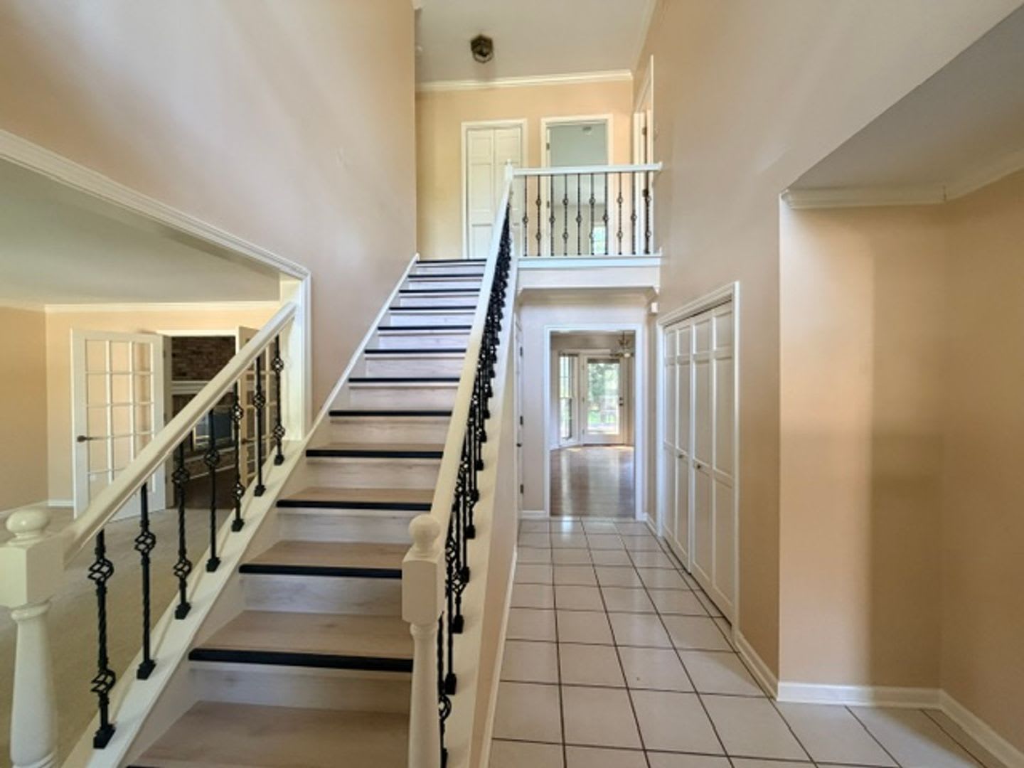 Elegant & Spacious Single Family Home. – photo 5