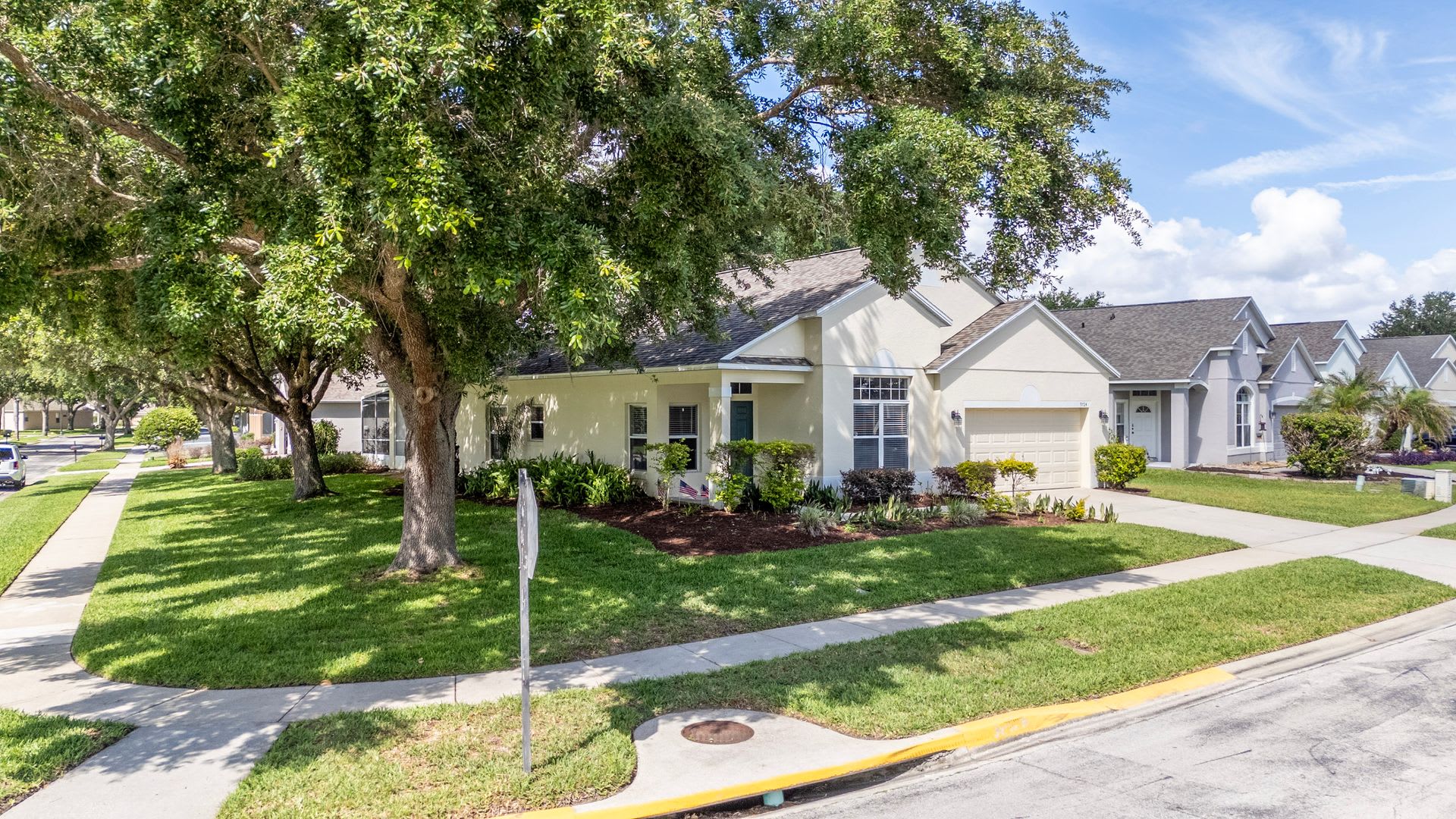 Beautiful 4 Bedroom on Large Corner Lot – photo 4