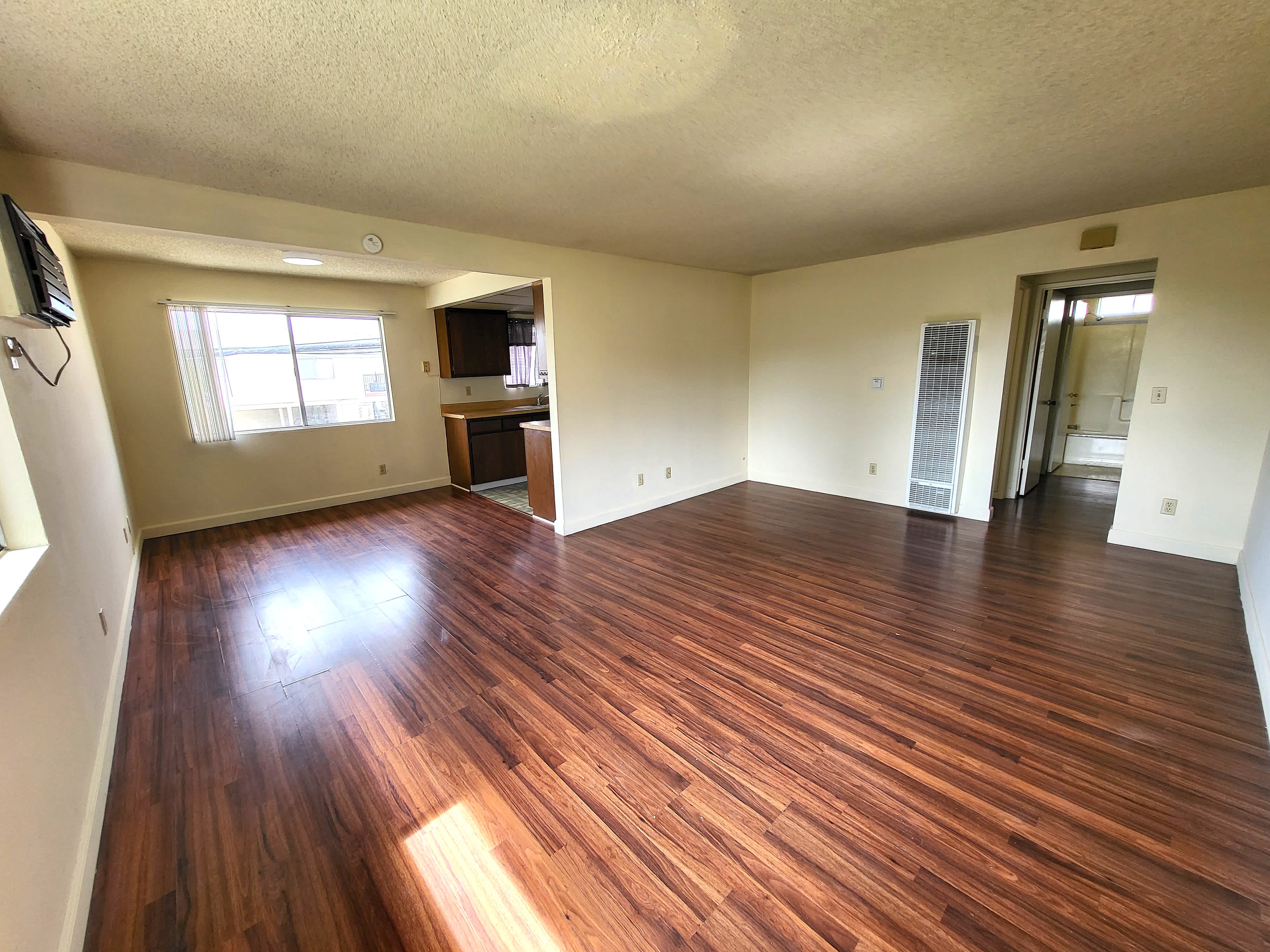 10669 Walnut St – photo 4