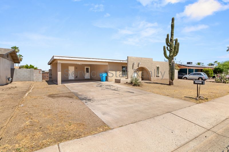 13027 N 28th St – photo 3