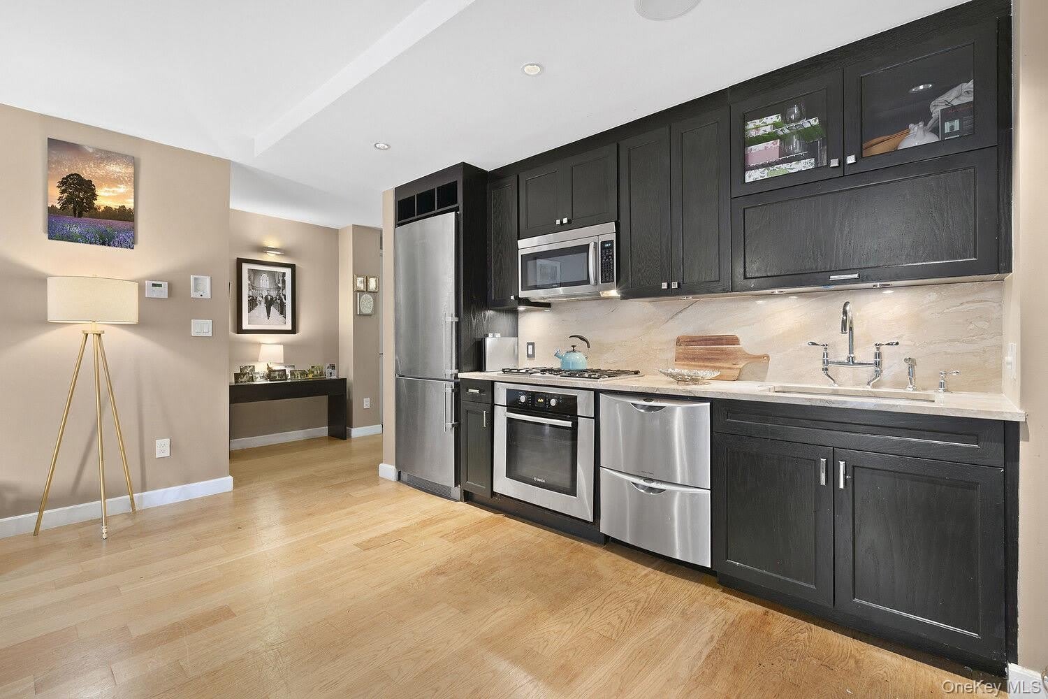 333 RECTOR Place – photo 2