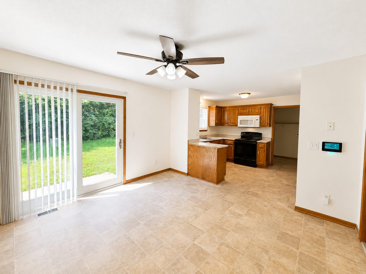 3 Bed, 1.5 Bath Duplex with Garage and Extra Storage Space! – photo 4