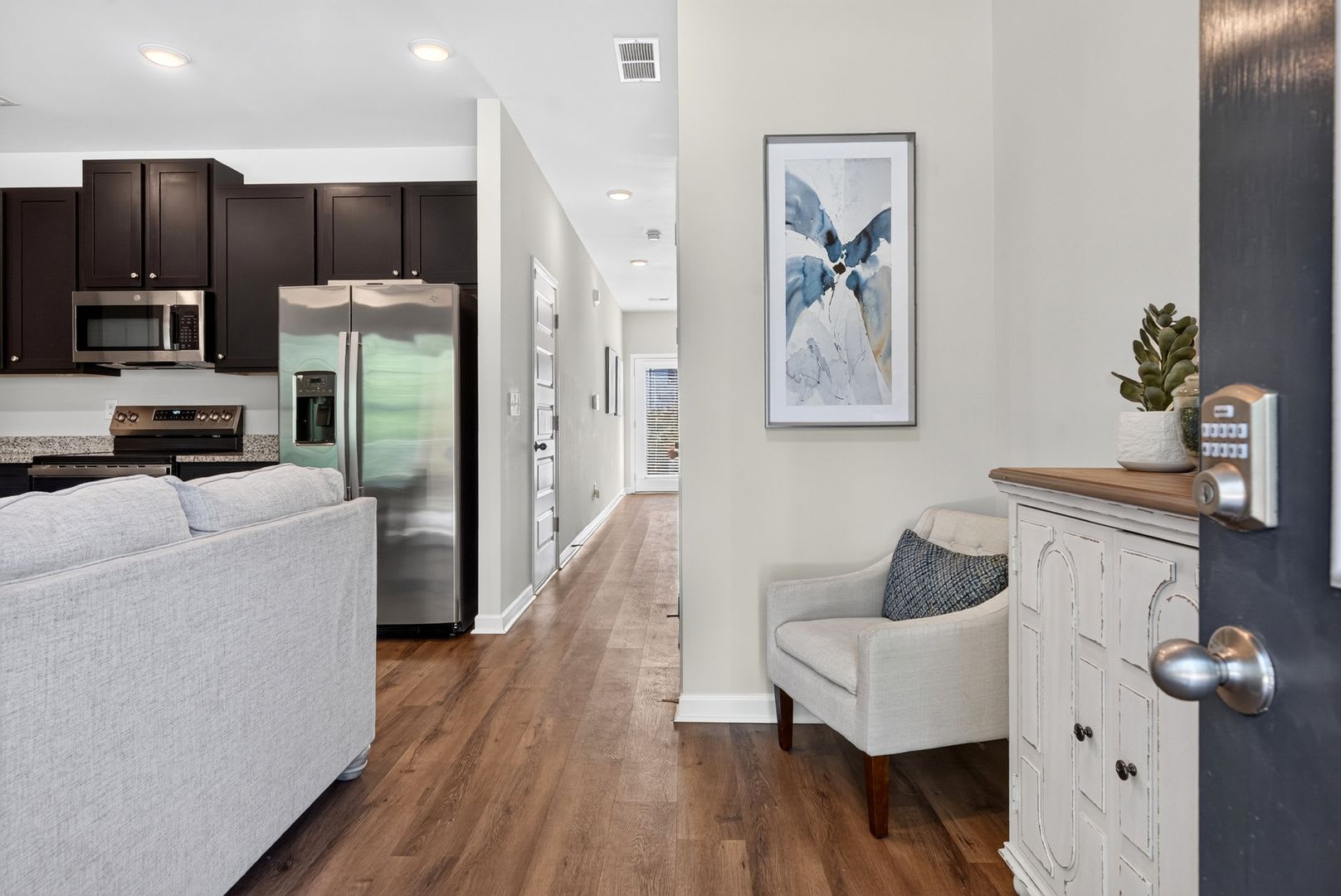 Furnished 3 Bedroom Townhome in Atlanta! – photo 3