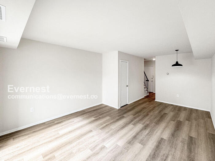 107 Newcastle Drive – photo 5