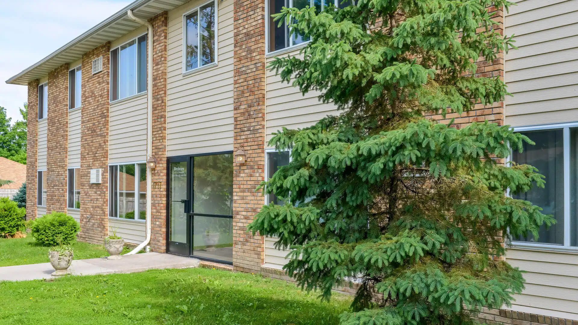 Birchview Apartments – photo 1