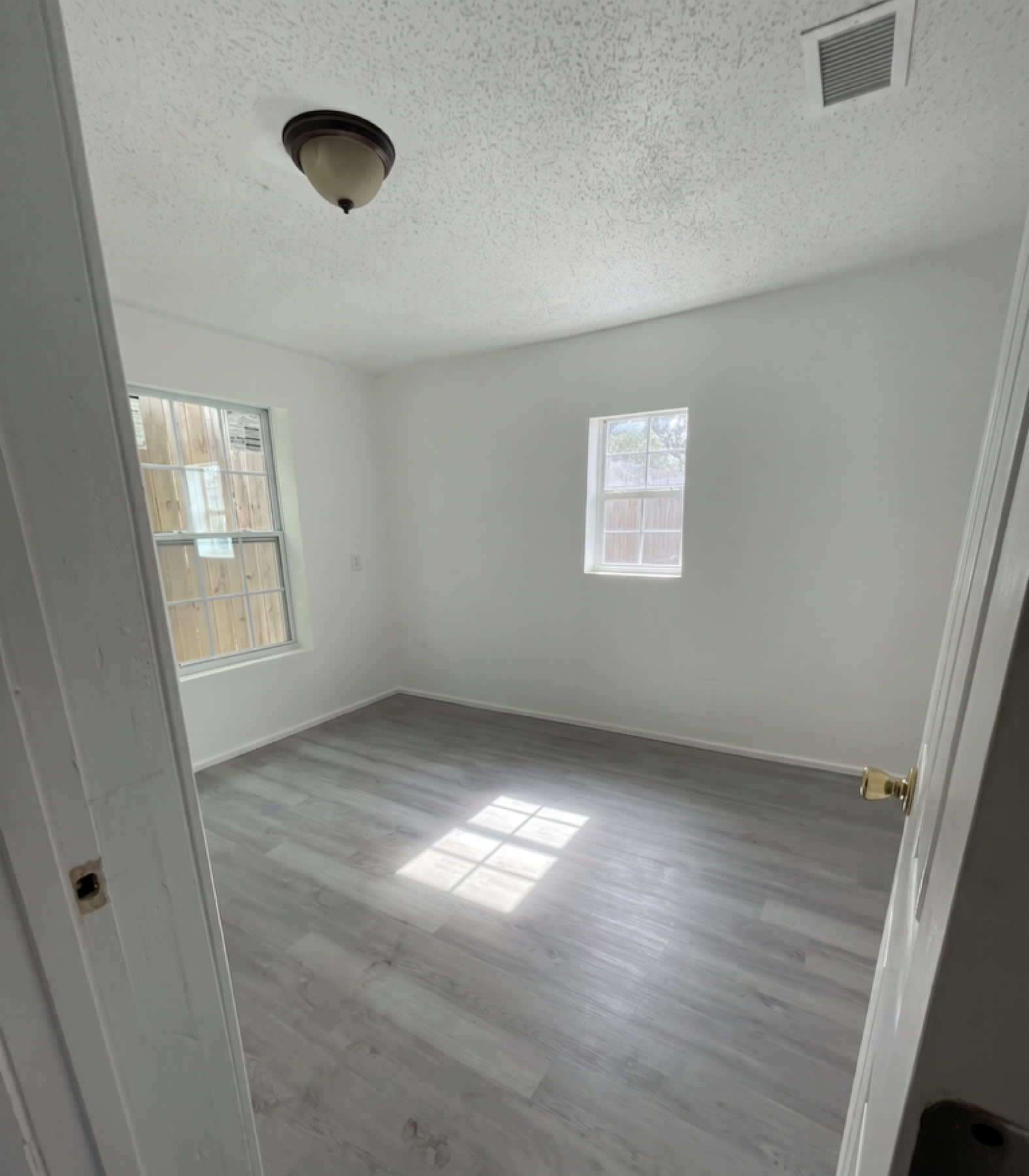 2015 Yonge St – photo 4