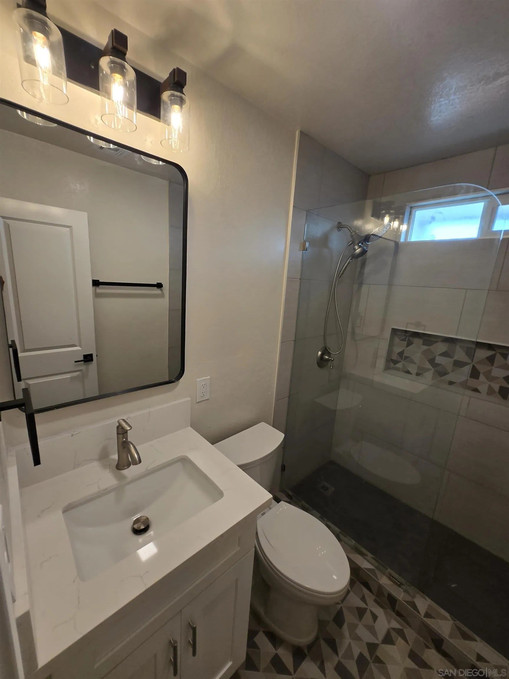2132 E 5th ST – photo 3