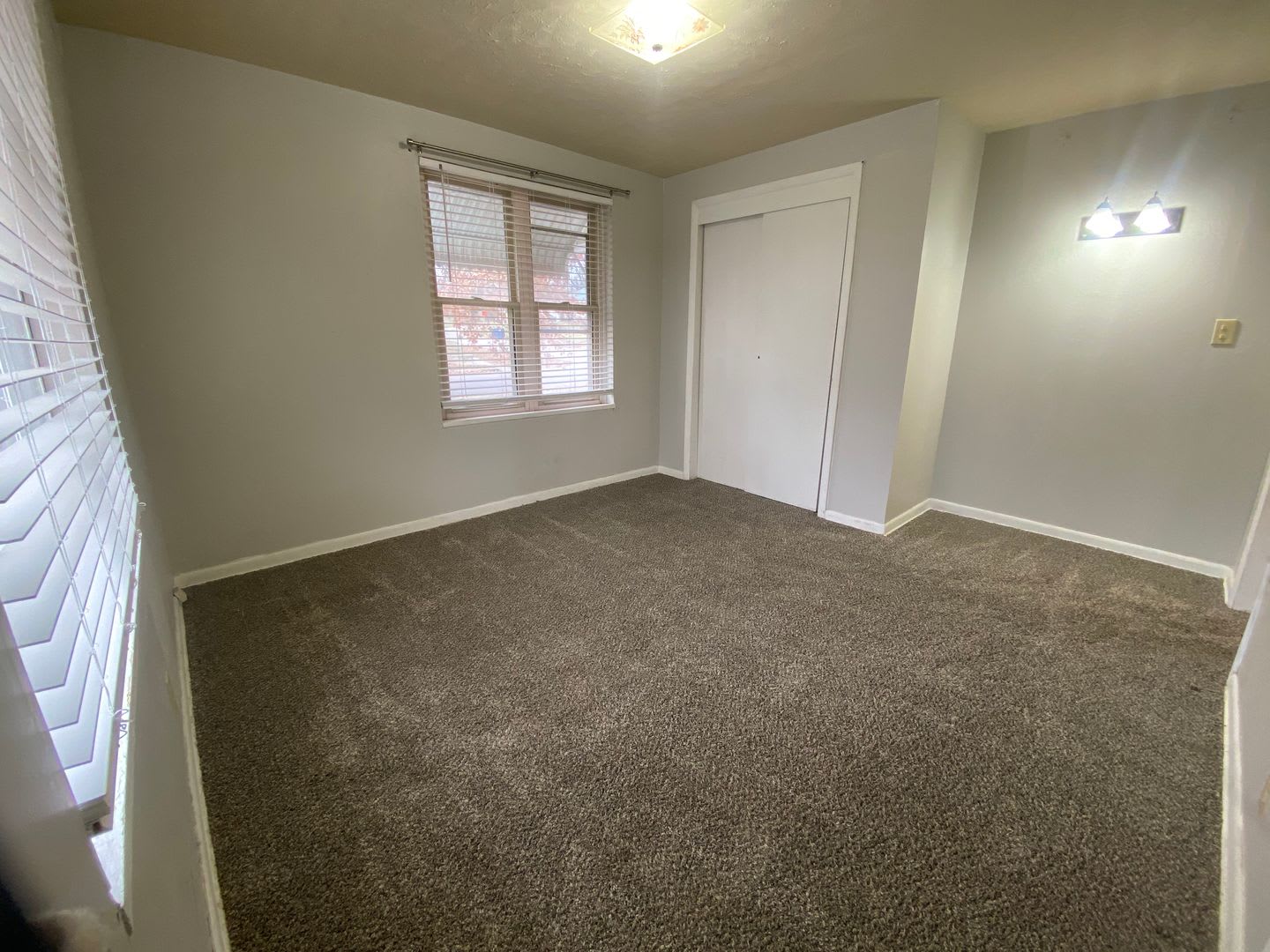 2 bedroom 1 bathroom home in Shawnee – photo 2