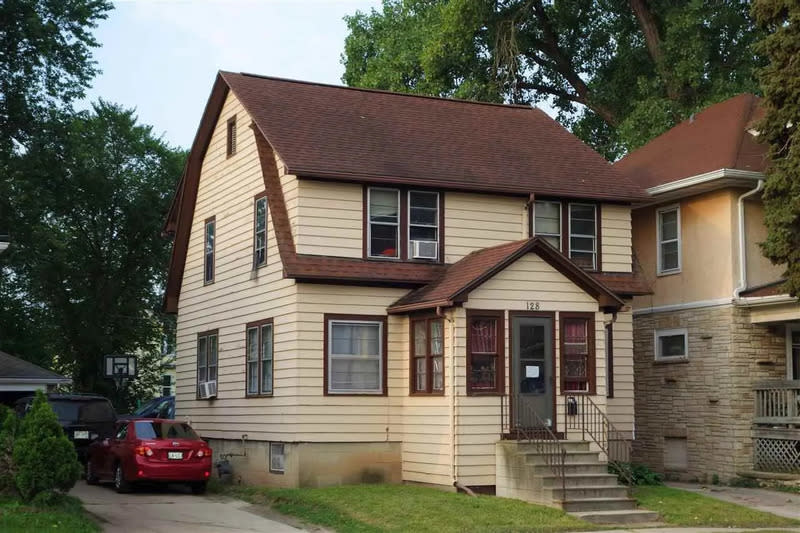 128 East Johnson Street – photo 1