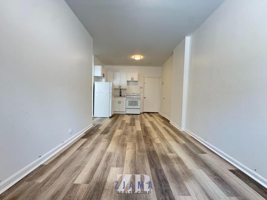 824 McDonald Ave – photo 2