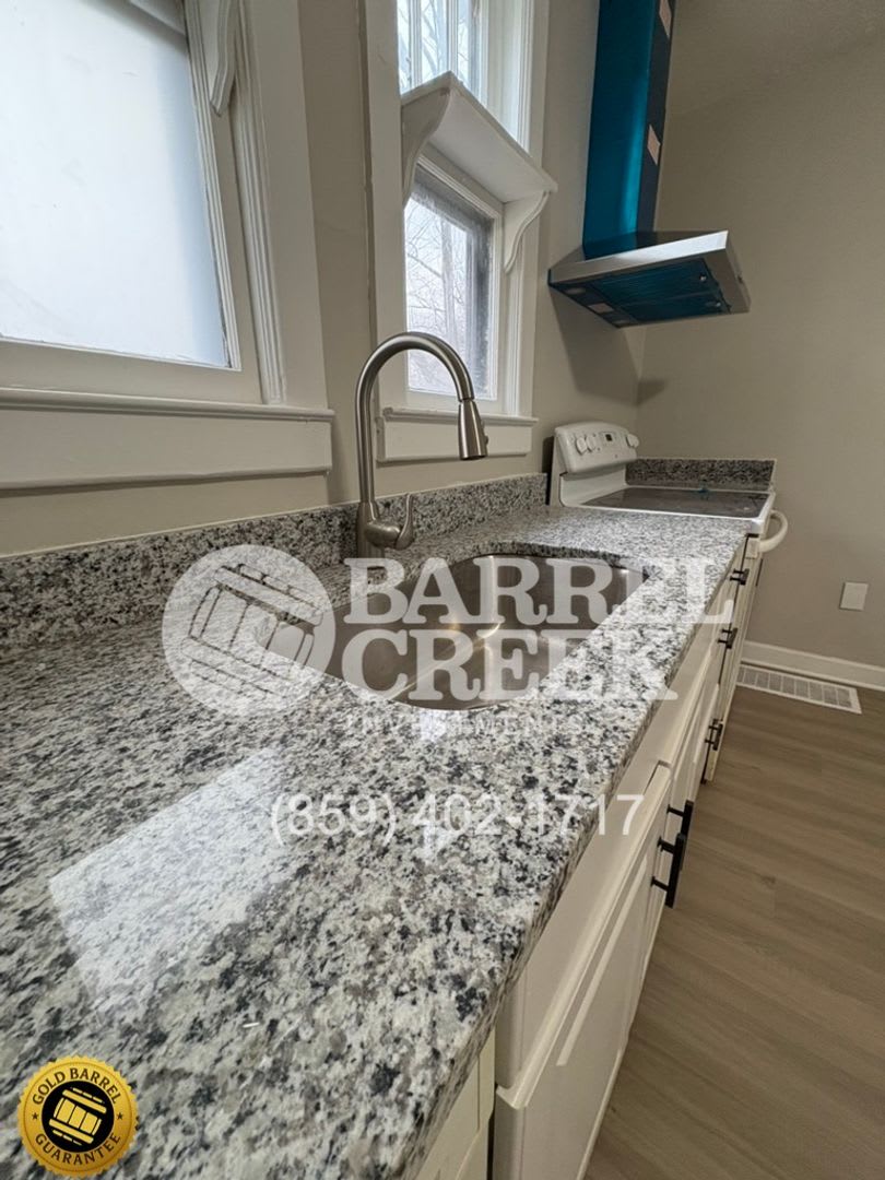 3-Bed 1-Bath House – photo 2