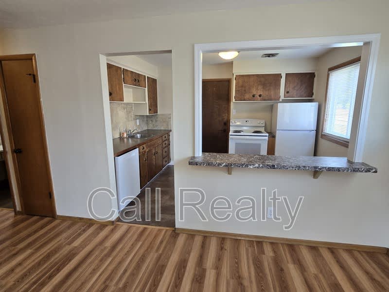5227 N Crestline St. – photo 4