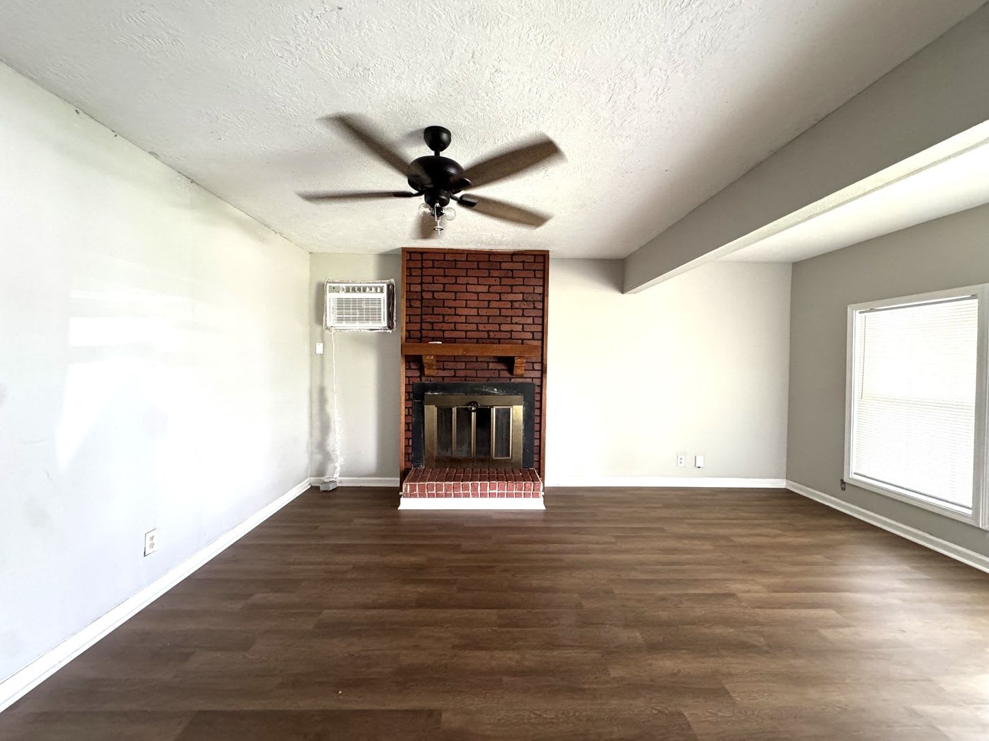 3B/1B Home Available in Lake Charles – photo 3