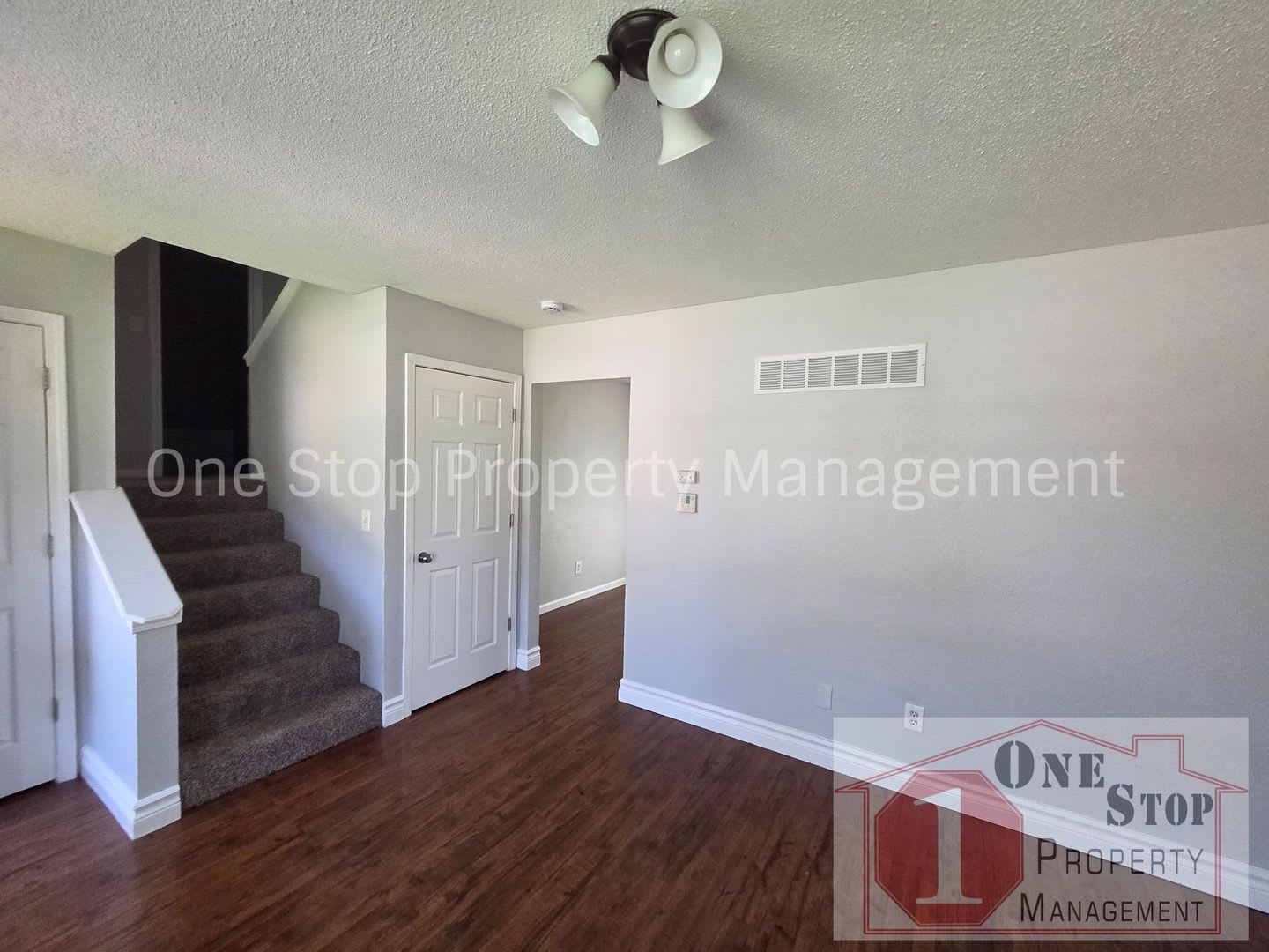 Spacious 3 Bedroom 1 Bathroom Duplex For Rent – photo 4