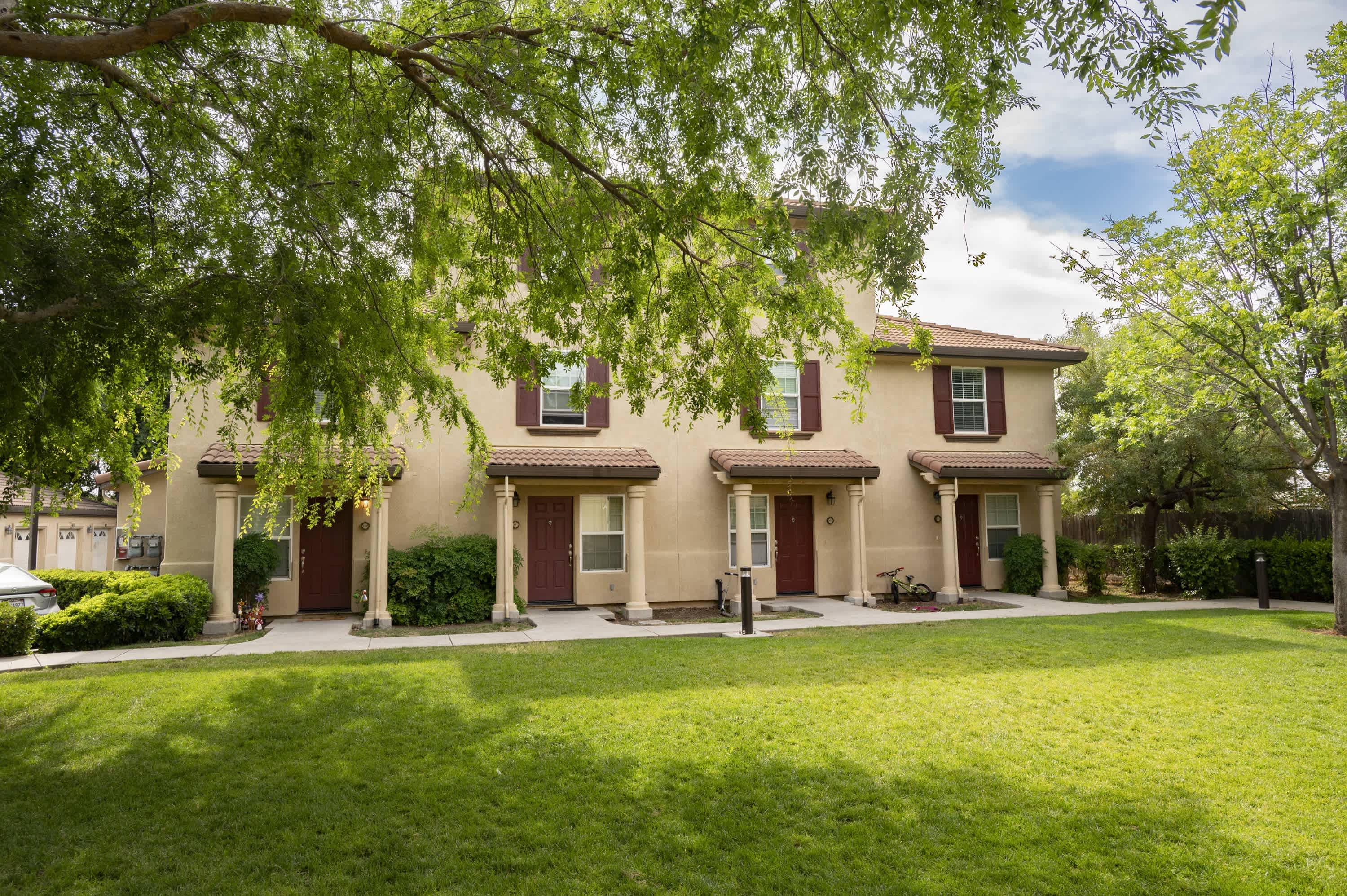 1012 North Hickory Avenue – photo 5