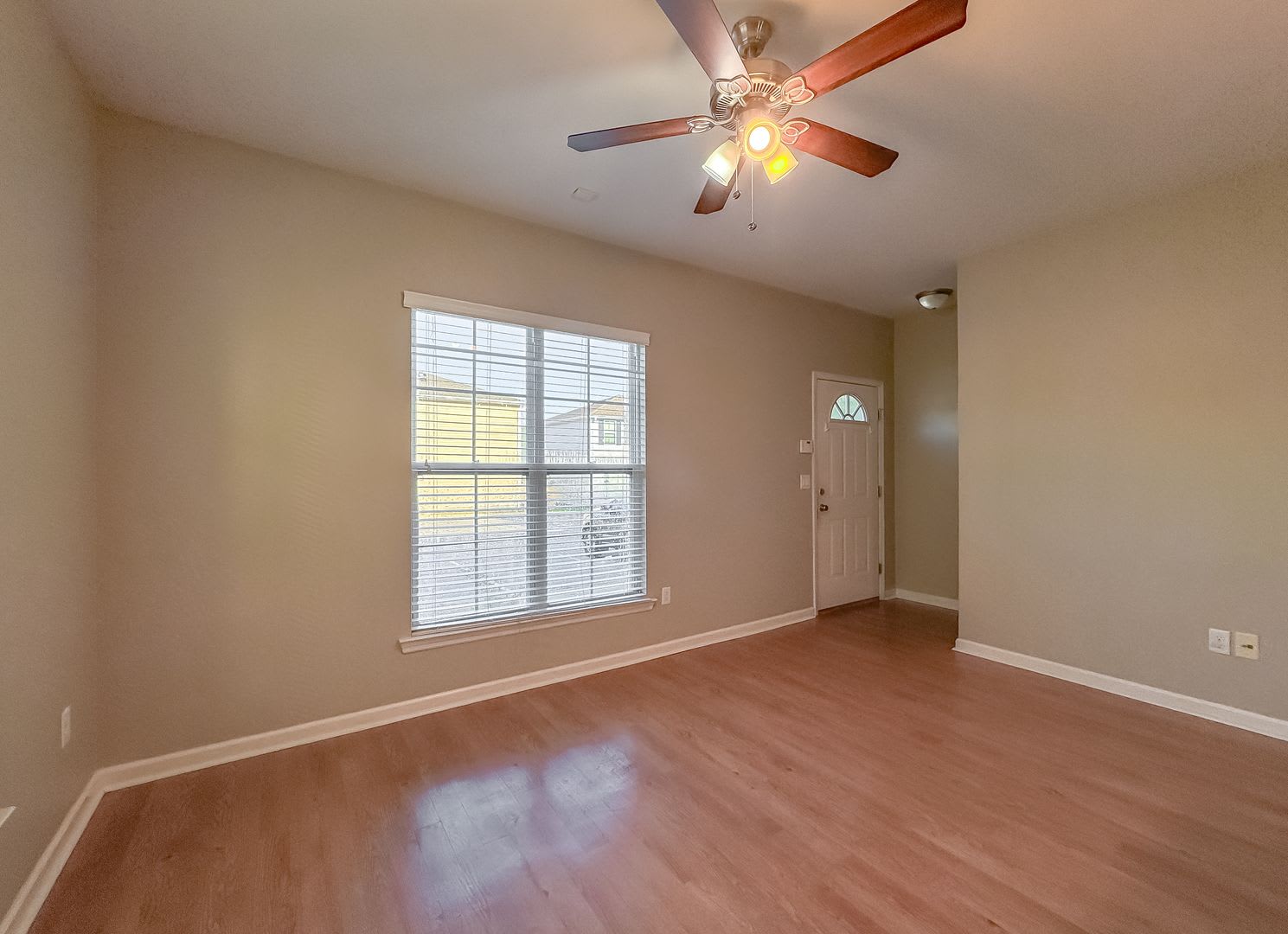 Nice Newer 3 3 W Island Kitchen Washer Dryer Mins To Fsu Tsc Comm Pool Gym 1450 Month Avail Now – photo 4