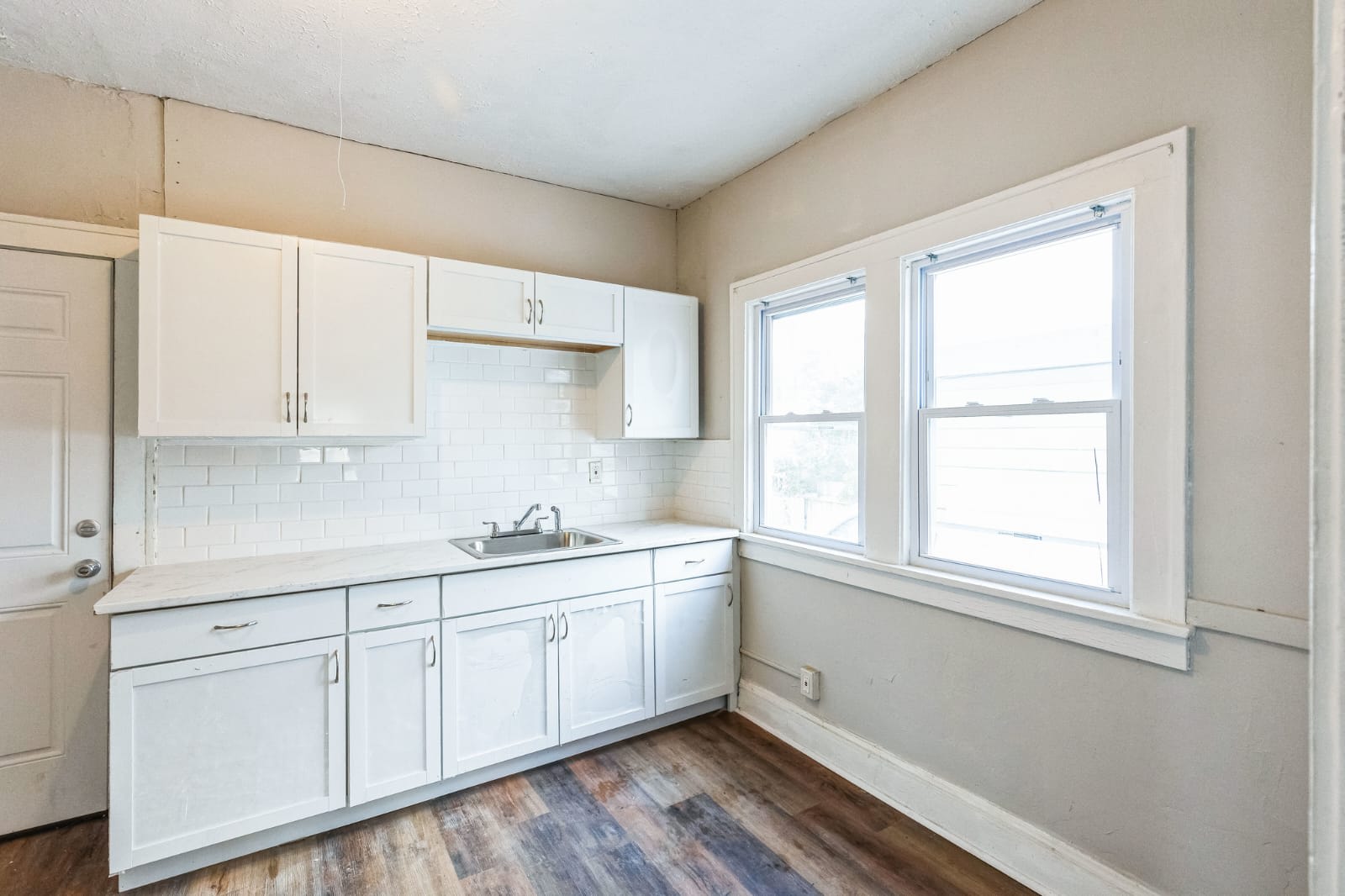 15714 Corsica Avenue – photo 5