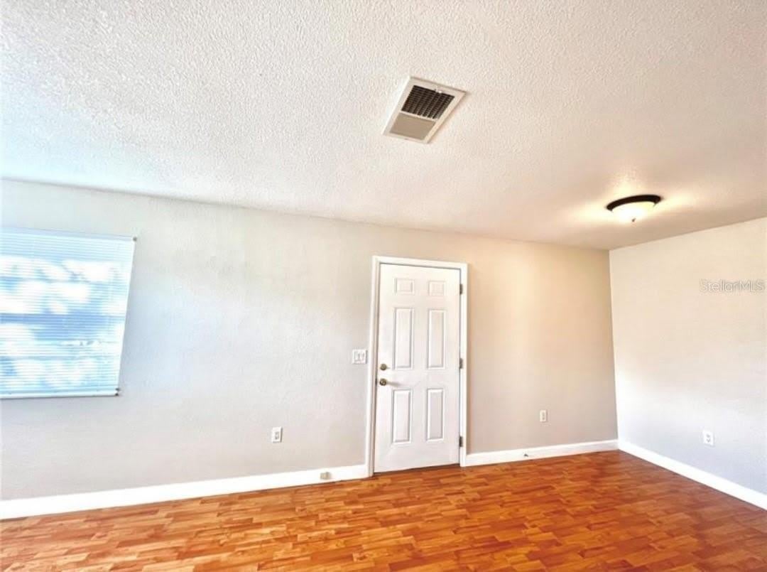 209 AVENUE B SE – photo 4