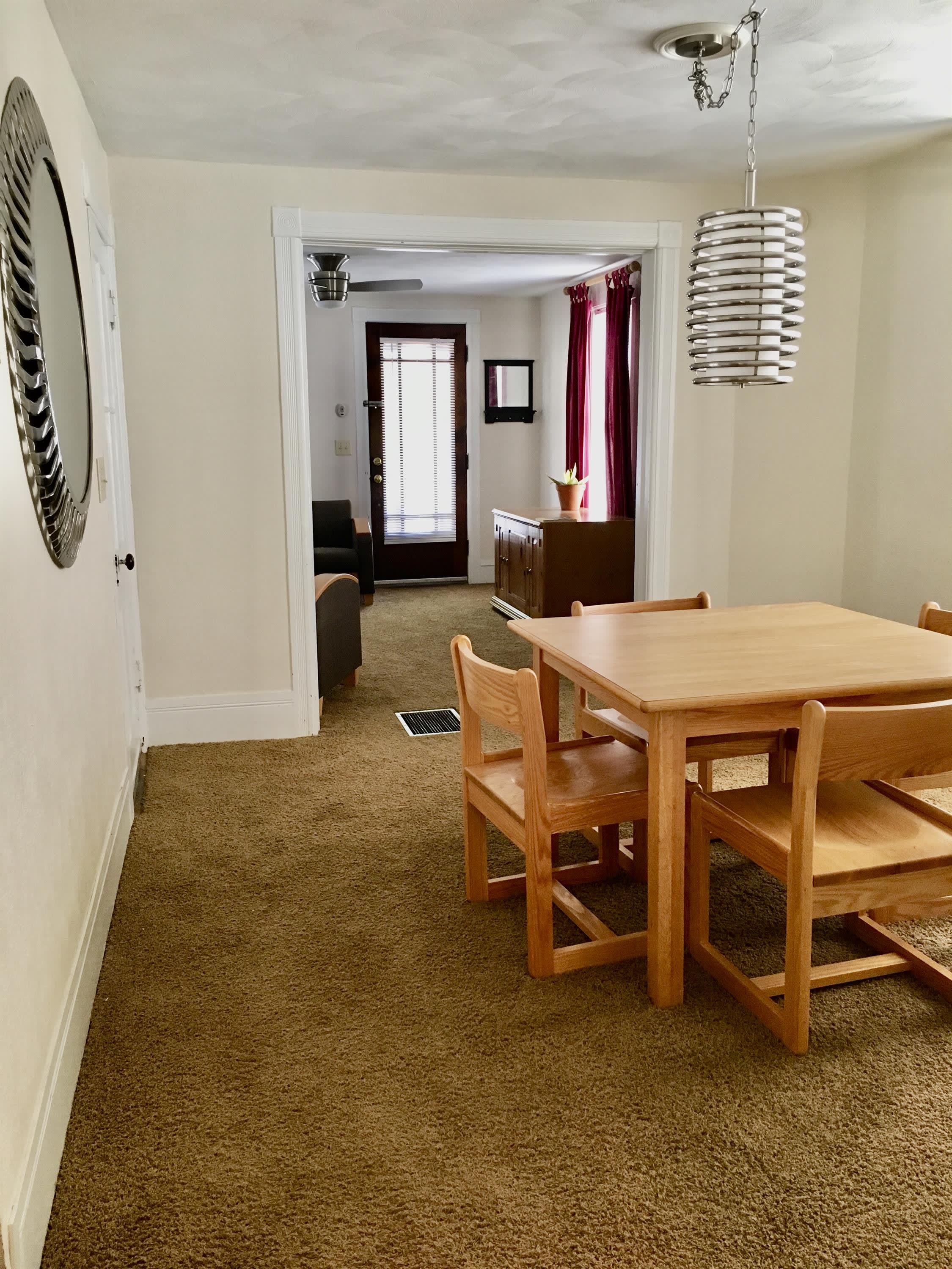 1043 Memorial Avenue – photo 3