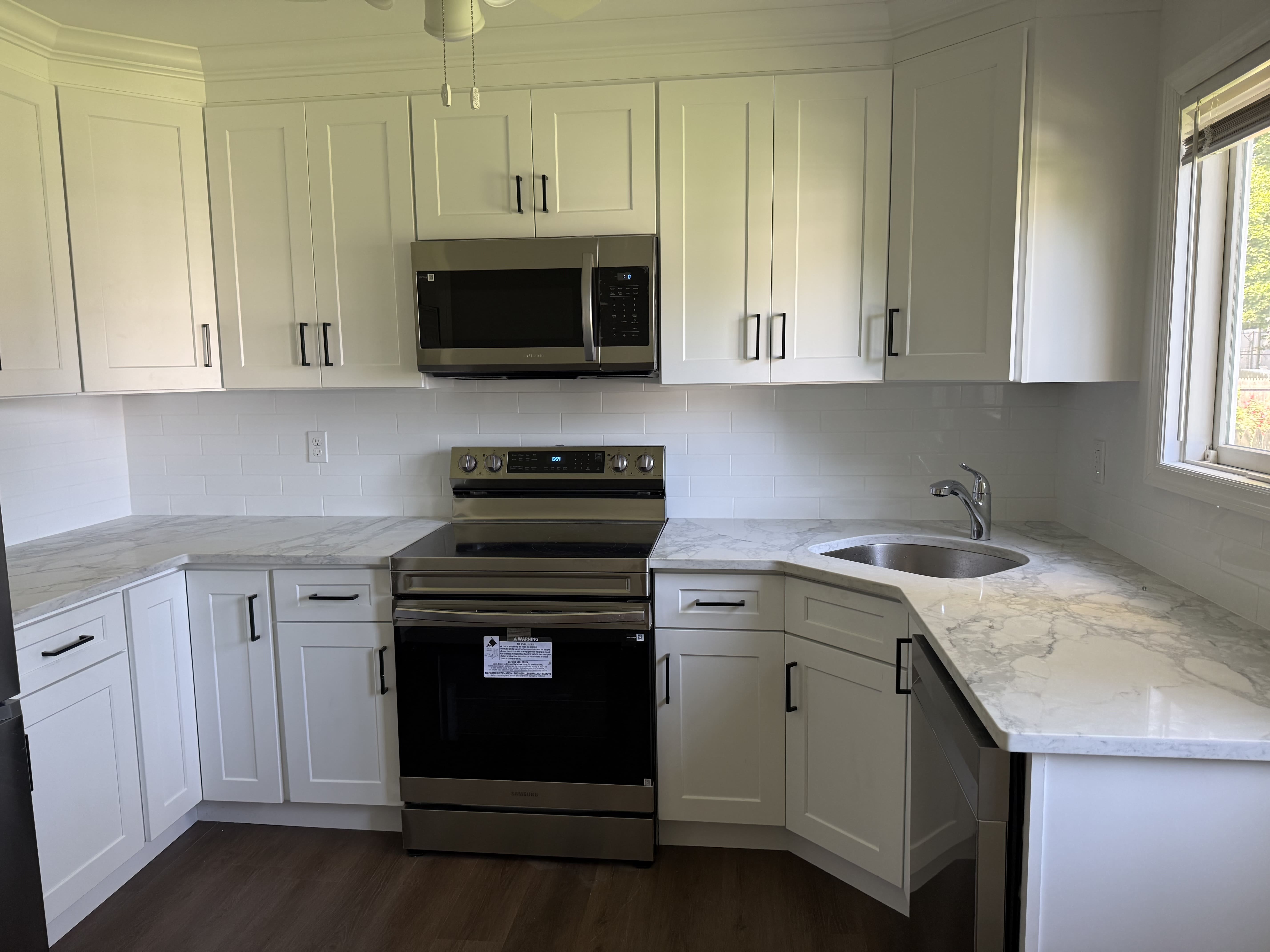 123 E 10th St – photo 2