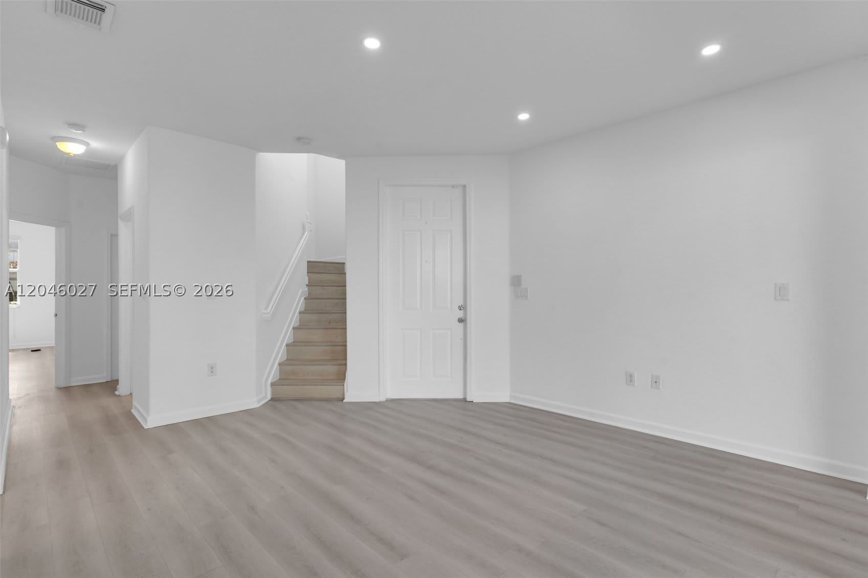 8165 NW 108th Ave – photo 2