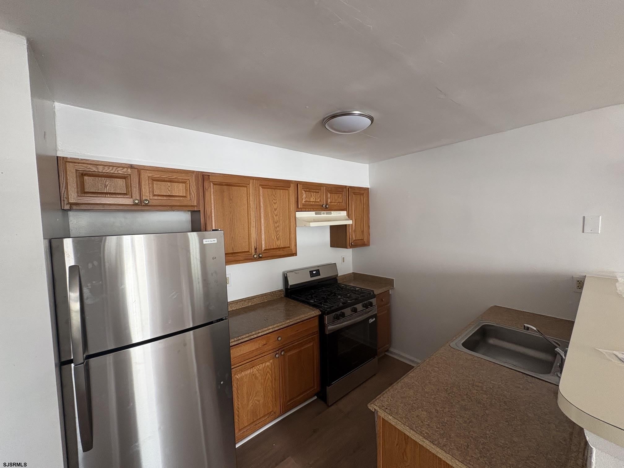700 Franklin Blvd – photo 3