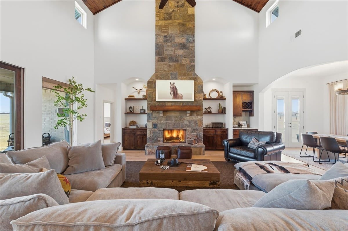 570 S Point Court – photo 3