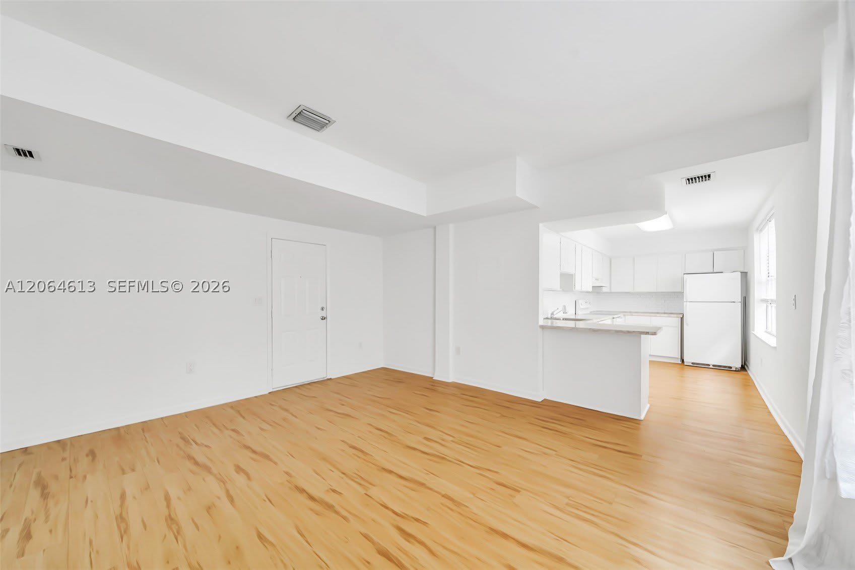 1051 Meridian Ave – photo 2