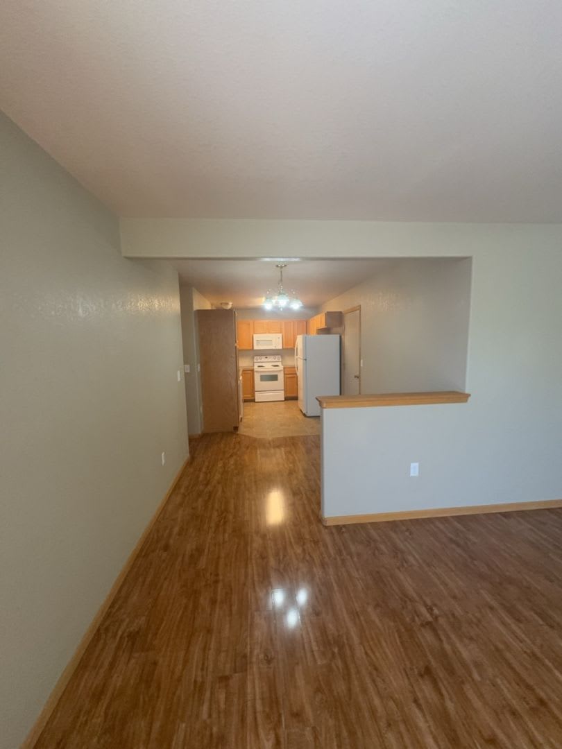 500 Off Rent If Lease Starts By 9 5 – photo 3