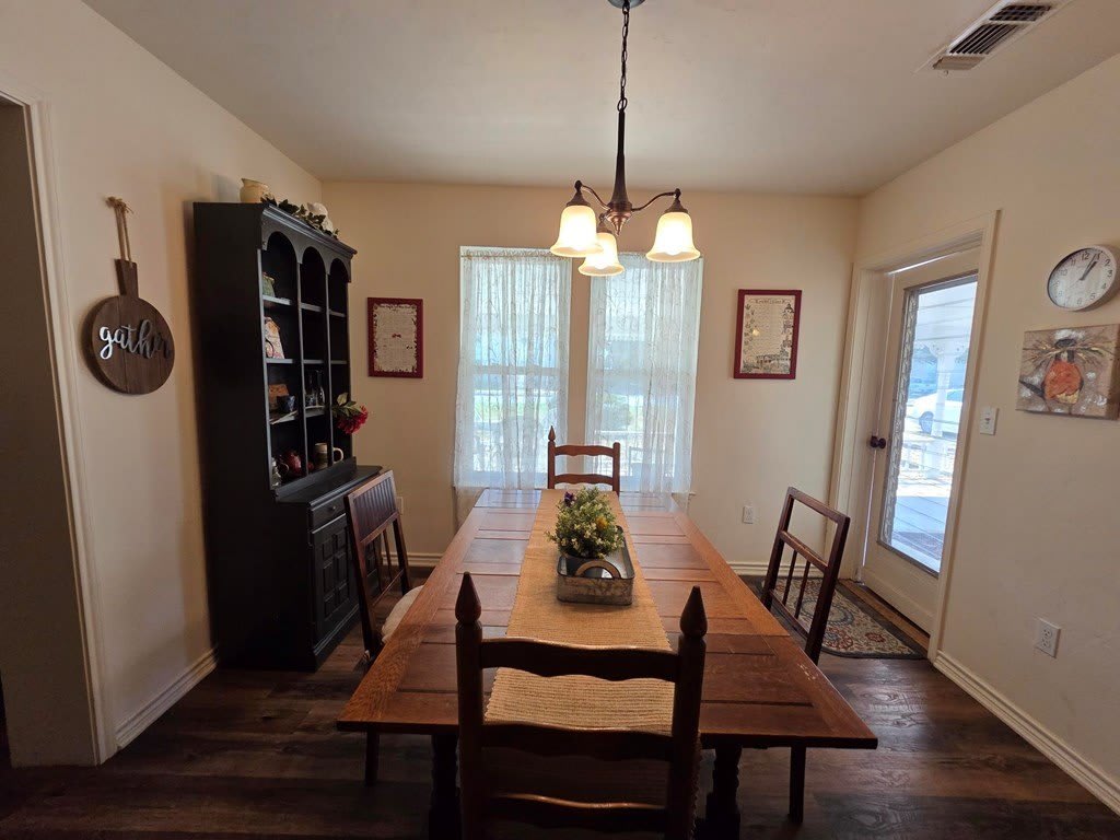 1006 E Highway St – photo 4