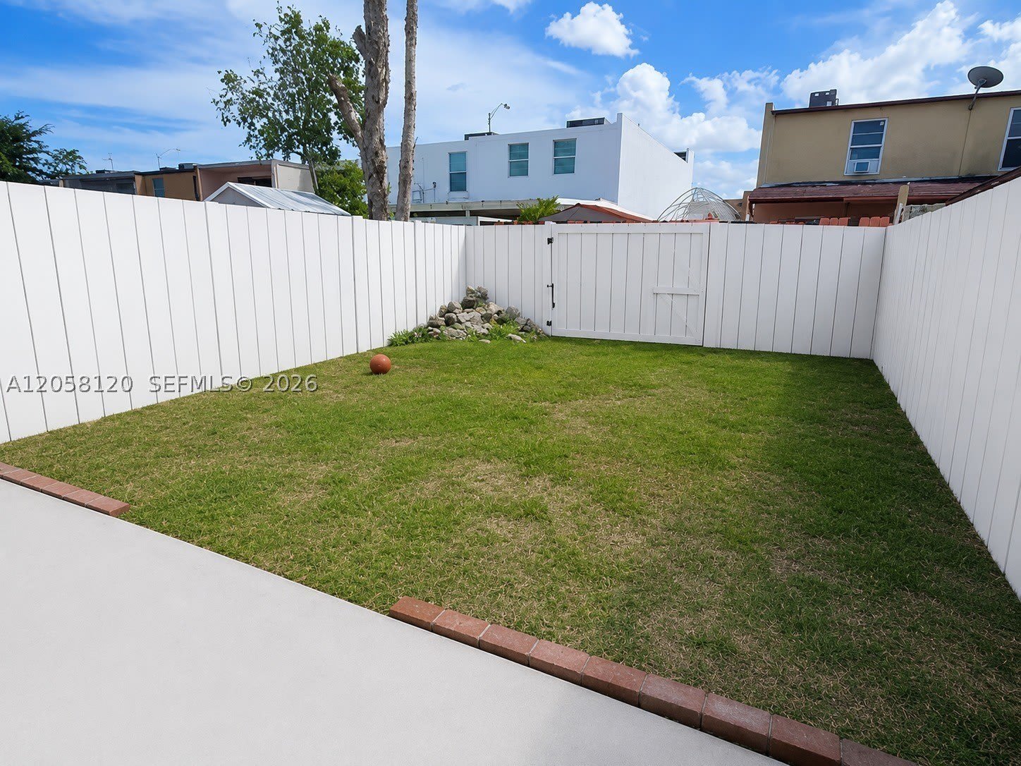 932 W 80th Pl – photo 3