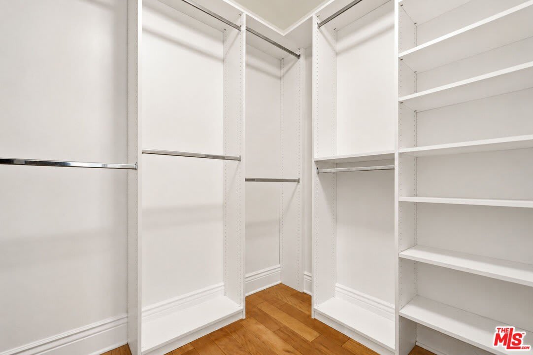 1126 Yale St – photo 5