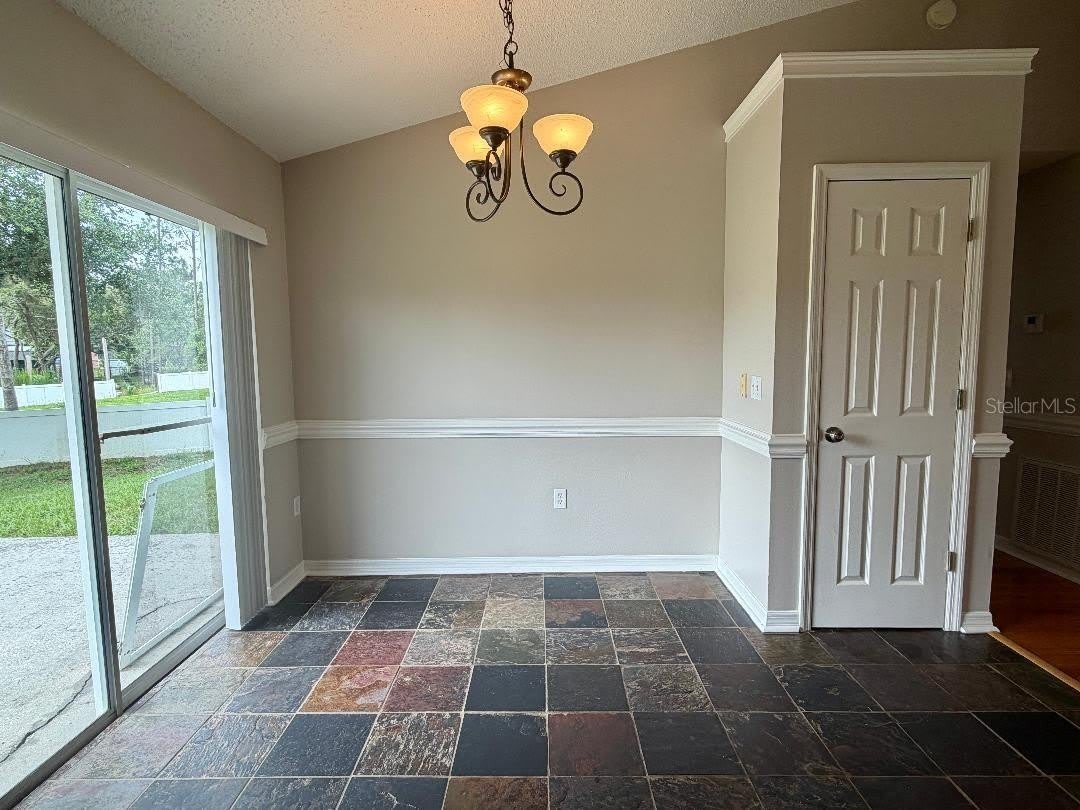 881 HANFORD Drive – photo 4