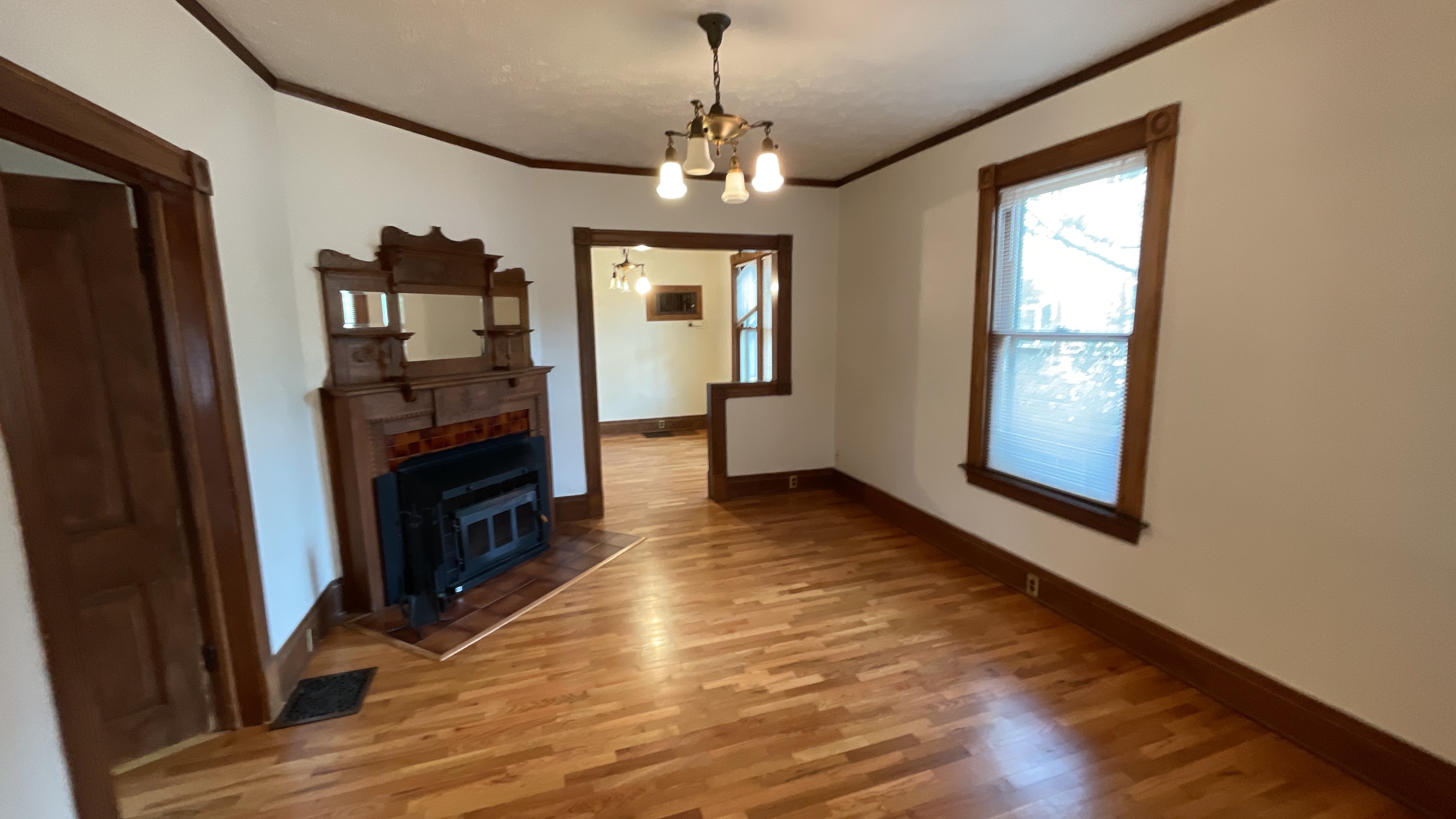 418 E Dale St – photo 2